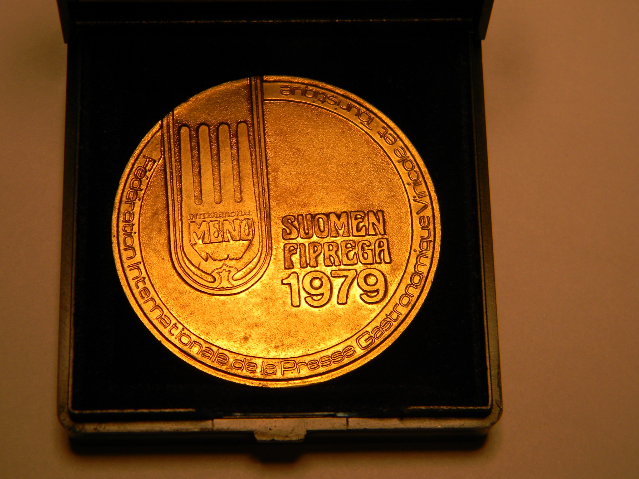 Emlék-, jutalomérem -SOUMEN FIPREGA, Finnország 1979 (Magyar Kereskedelmi és Vendéglátóipari Múzeum CC BY-NC-SA)