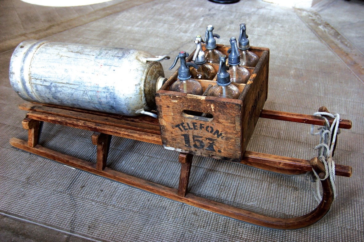 Szódavíz szállító szánkó (Magyar Kereskedelmi és Vendéglátóipari Múzeum CC BY-NC-SA)