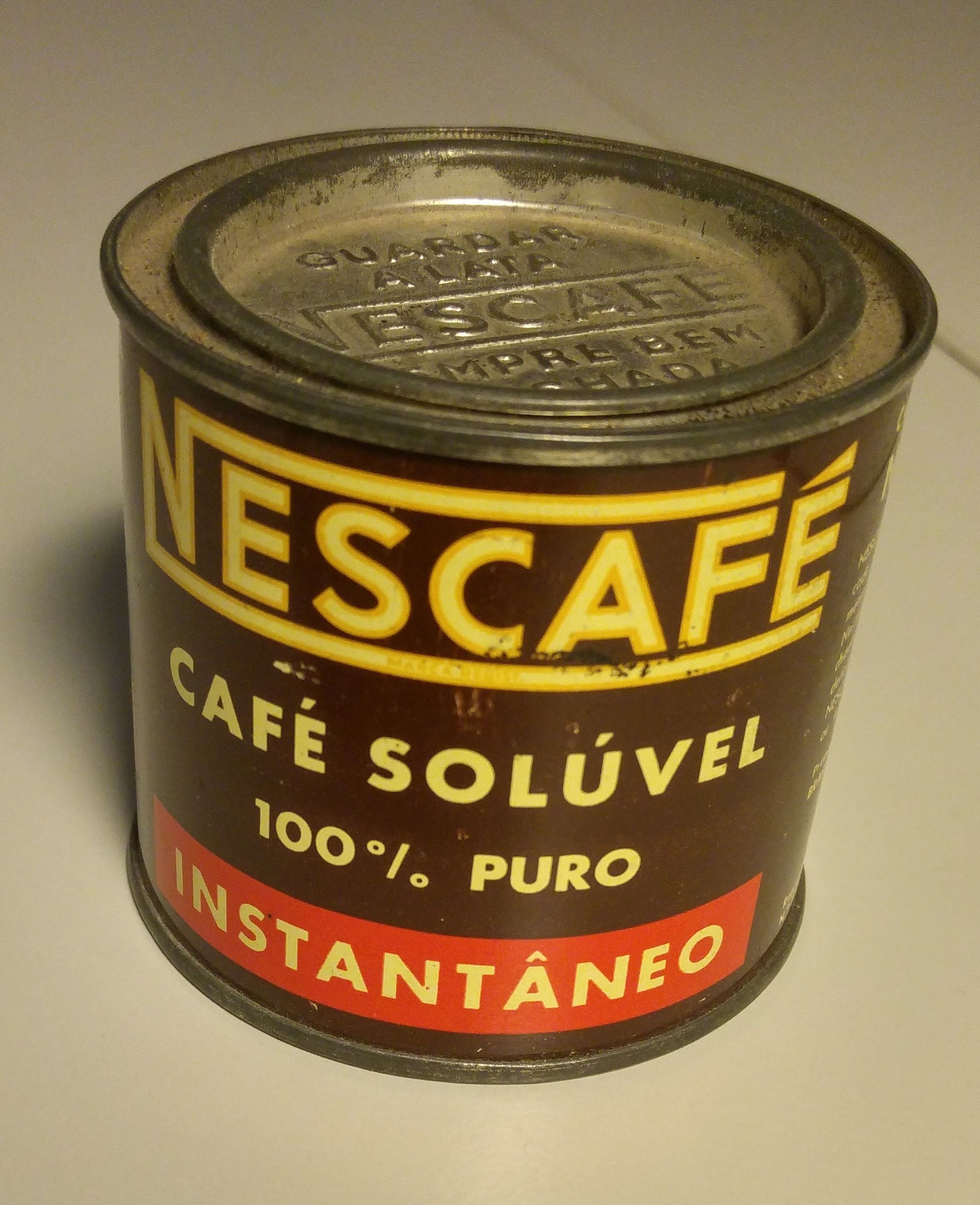 Nescafé instant kávé doboza (Magyar Kereskedelmi és Vendéglátóipari Múzeum CC BY-NC-SA)
