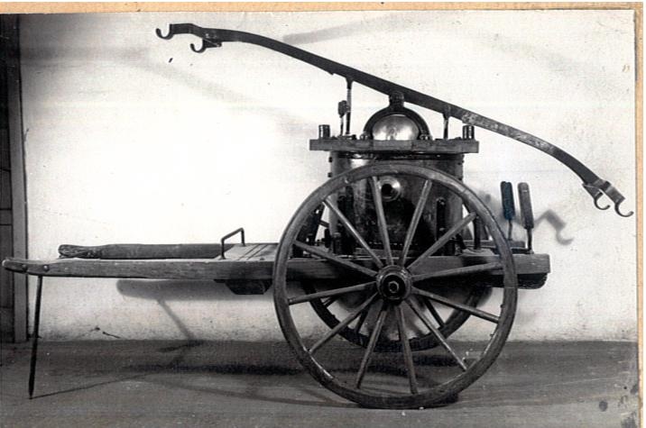Seltenhofer-féle targonca fecskendő (Katasztrófavédelem Központi Múzeuma CC BY-NC-SA)