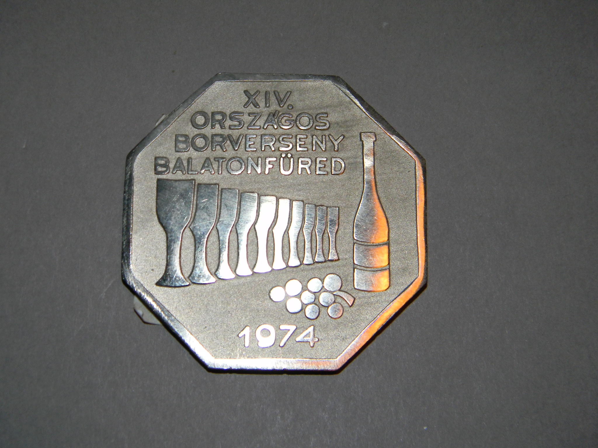 XIV. Országos Borverseny Balatonfüred emlékérme, 1974 (Magyar Kereskedelmi és Vendéglátóipari Múzeum CC BY-NC-SA)