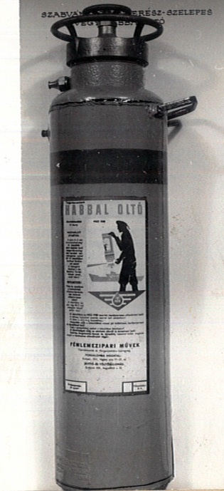 Tengerész szelepes vegyi habbaloltó (Katasztrófavédelem Központi Múzeuma CC BY-NC-SA)