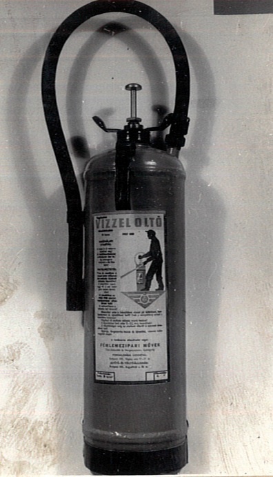 10 literes vegyi vízzel oltó MSZ 1030 (Katasztrófavédelem Központi Múzeuma CC BY-NC-SA)