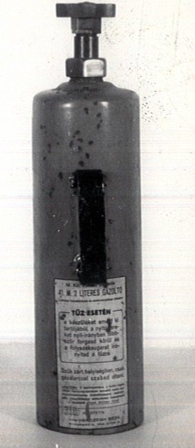 41 mintájú 2 literes gázzal oltó (Katasztrófavédelem Központi Múzeuma CC BY-NC-SA)