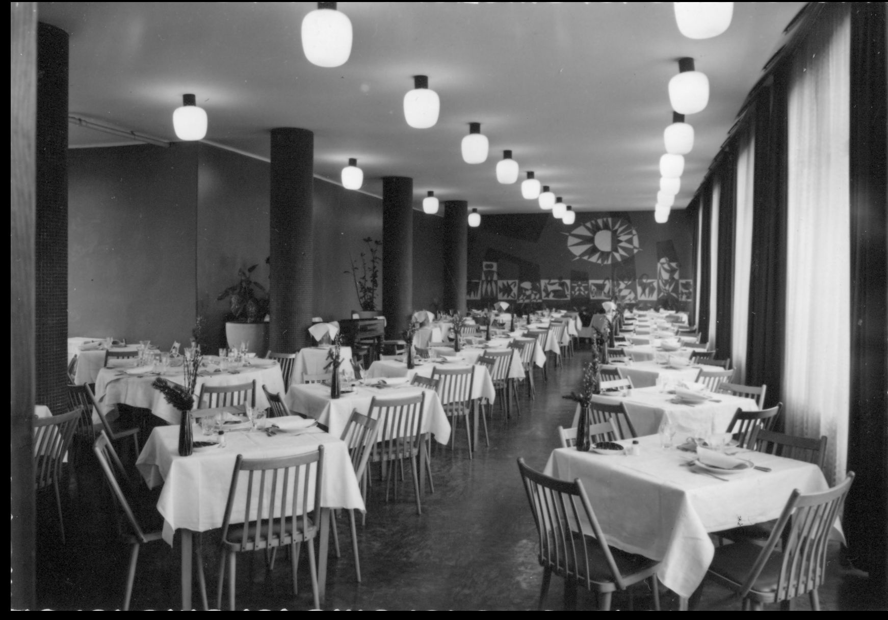 Árok étterem (Magyar Kereskedelmi és Vendéglátóipari Múzeum CC BY-NC-SA)