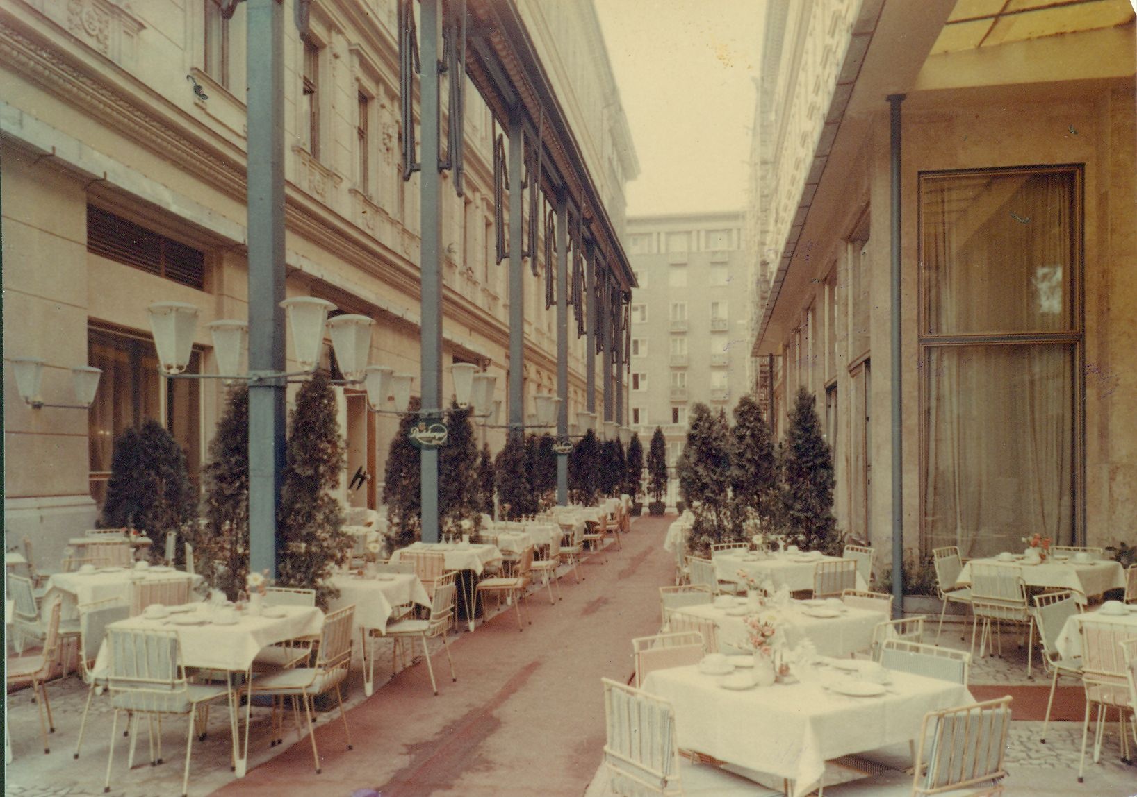 Berlin étterem (Magyar Kereskedelmi és Vendéglátóipari Múzeum CC BY-NC-SA)