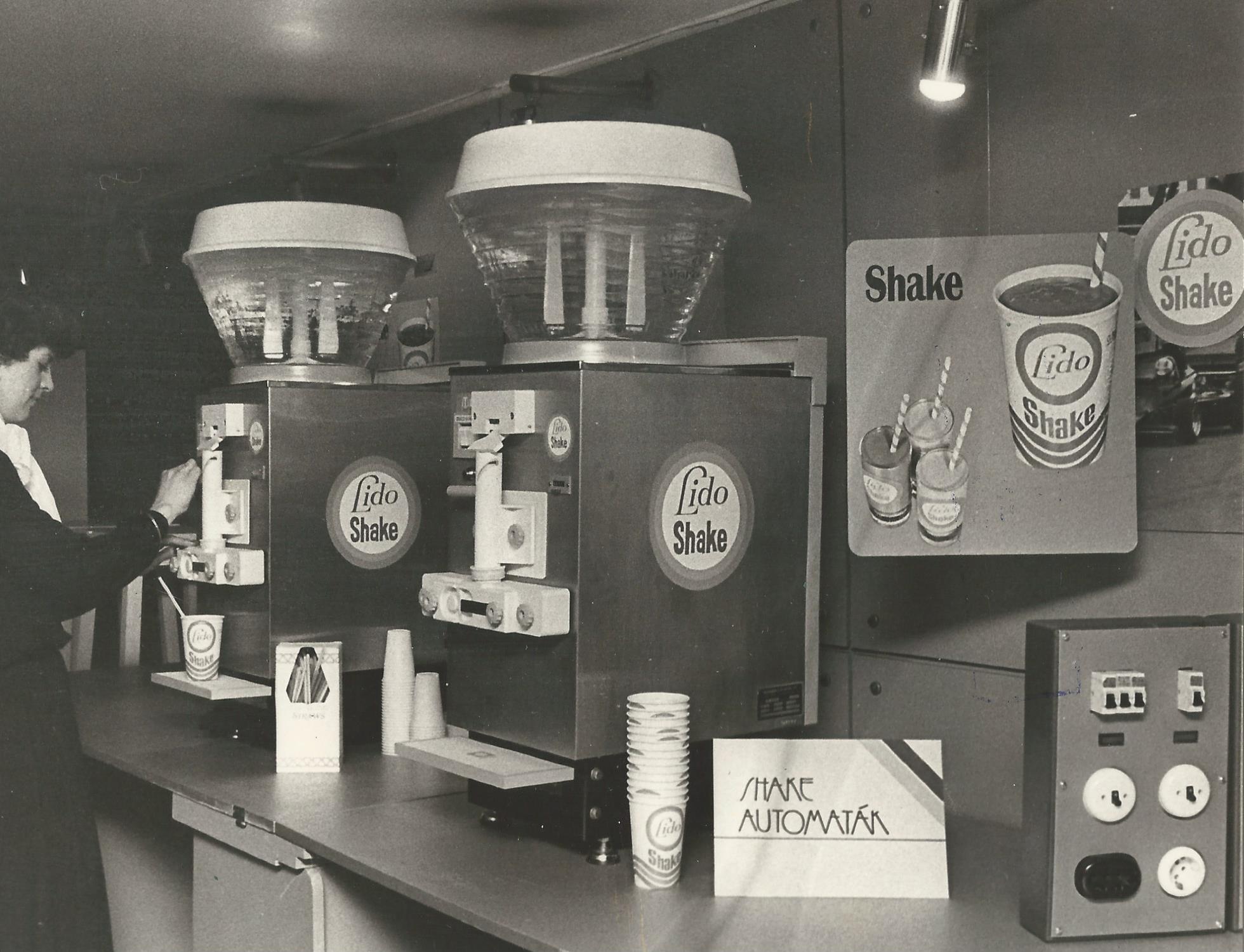 Shake Automaták (Magyar Kereskedelmi és Vendéglátóipari Múzeum CC BY-NC-SA)