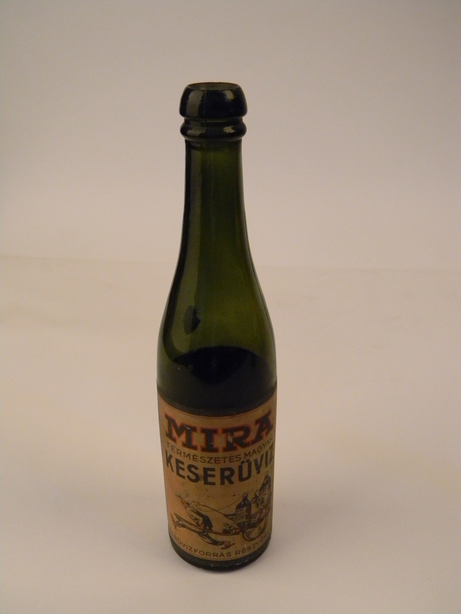 Mira Gyógy- és Keserűvízforrás vizes üvege (Magyar Kereskedelmi és Vendéglátóipari Múzeum CC BY-NC-SA)