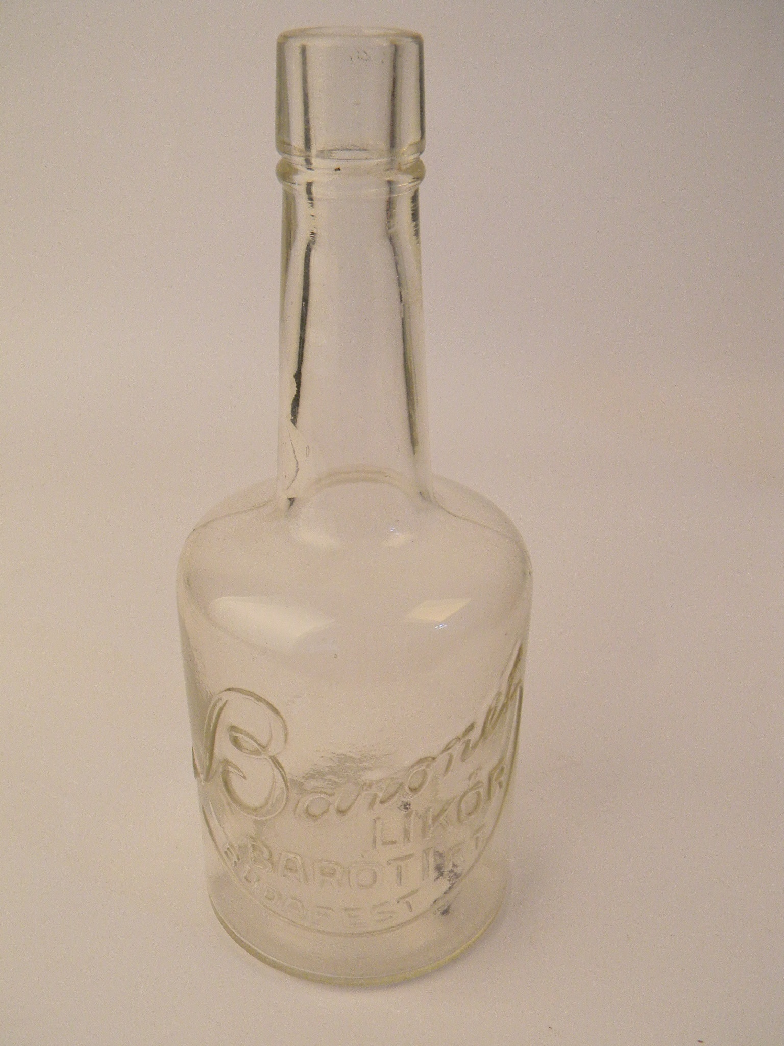 Baronet likőrös üveg (Magyar Kereskedelmi és Vendéglátóipari Múzeum CC BY-NC-SA)