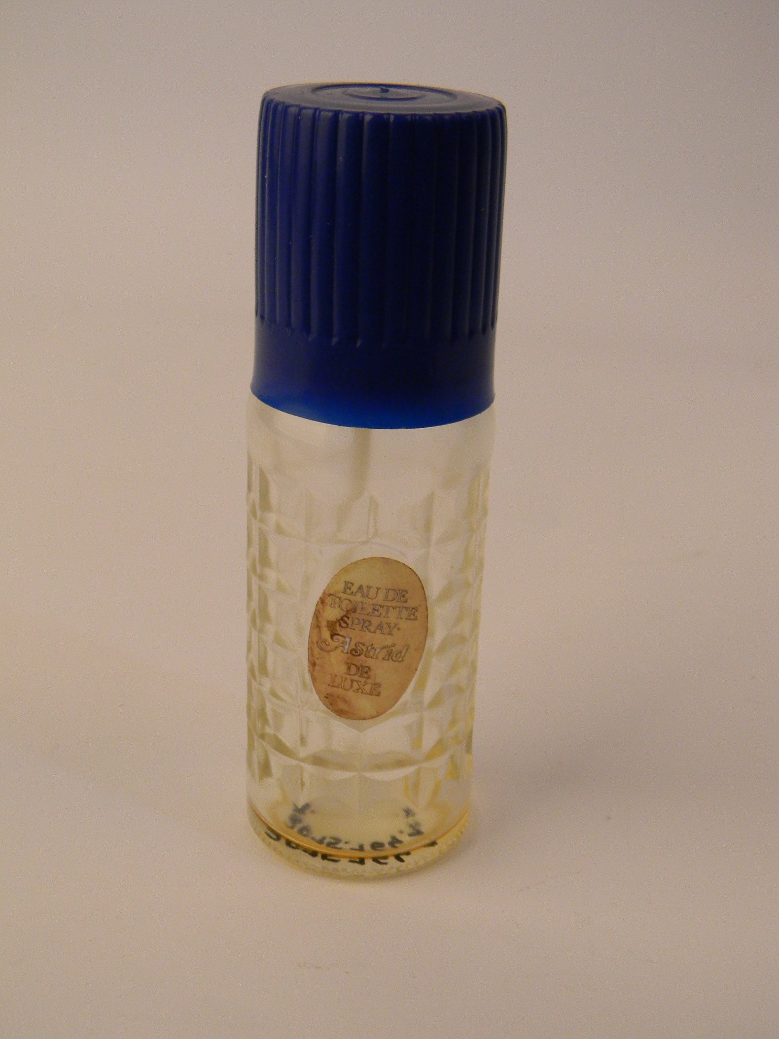 Parfümös üveg (Magyar Kereskedelmi és Vendéglátóipari Múzeum CC BY-NC-SA)