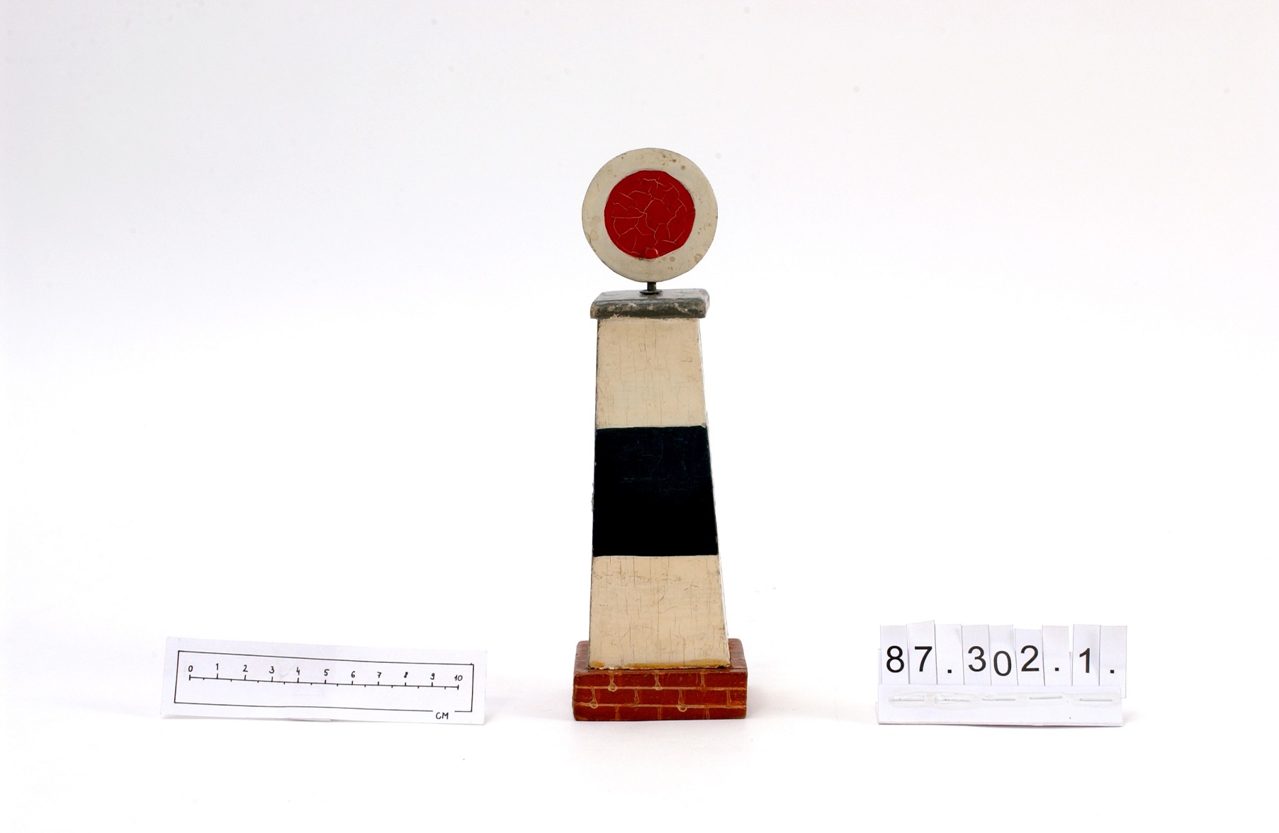 Játékvonathoz jelzőoszlop (Óbudai Múzeum CC BY-NC-SA)