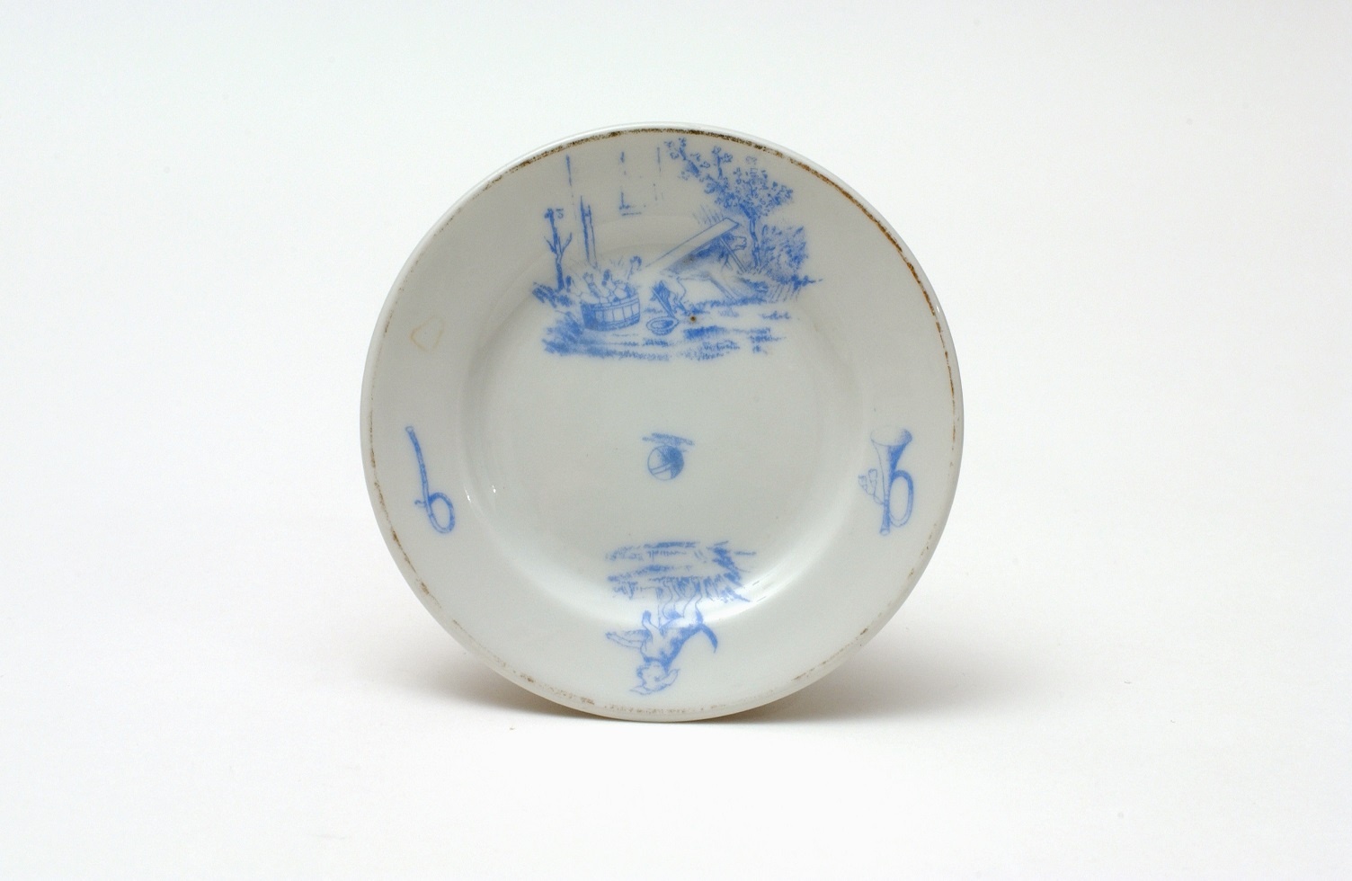 Játék tányér, porcelán (Óbudai Múzeum CC BY-NC-SA)