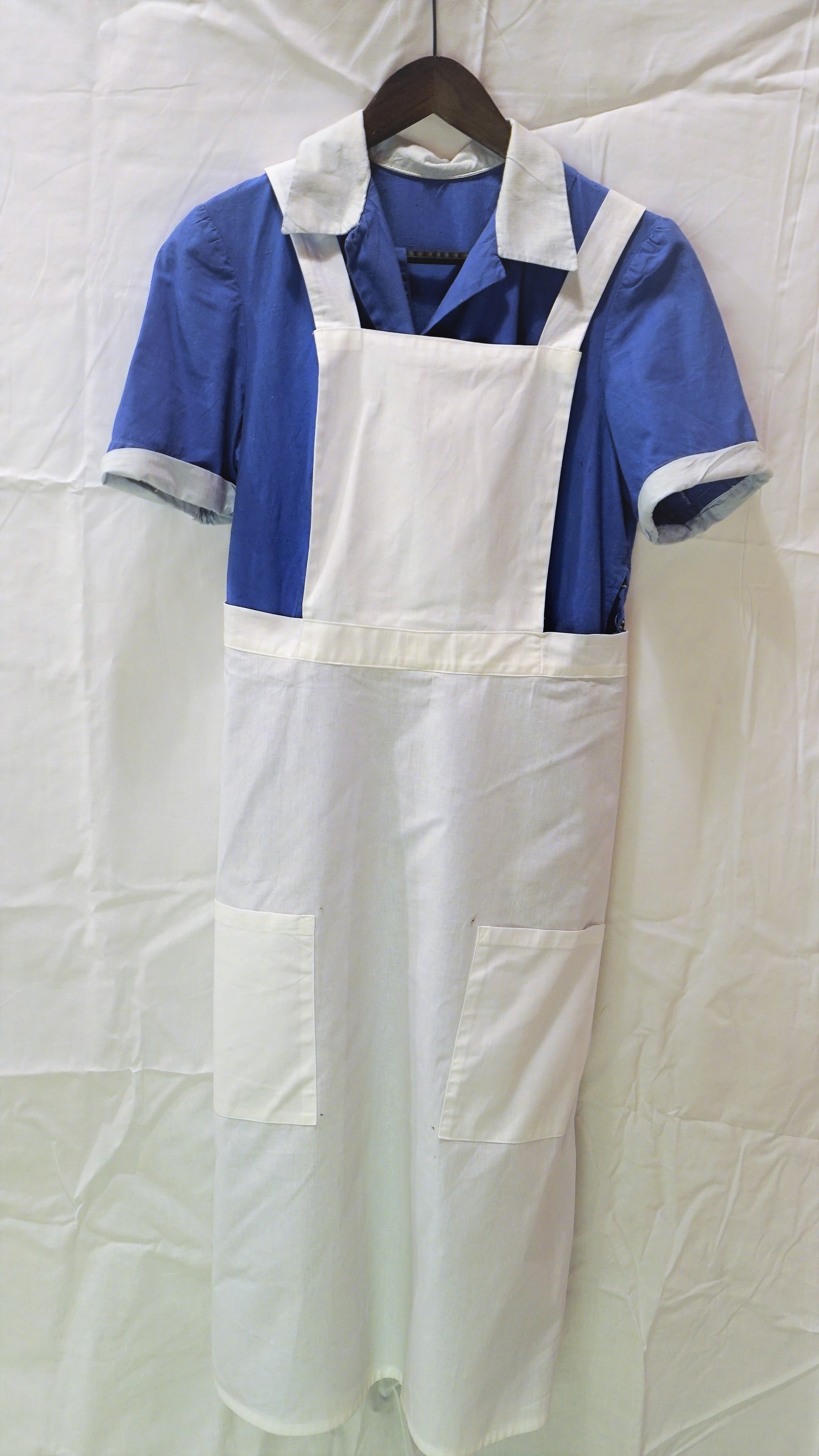 Nővér ruha (Sziklakórház Atombunker Múzeum CC BY-NC-SA)