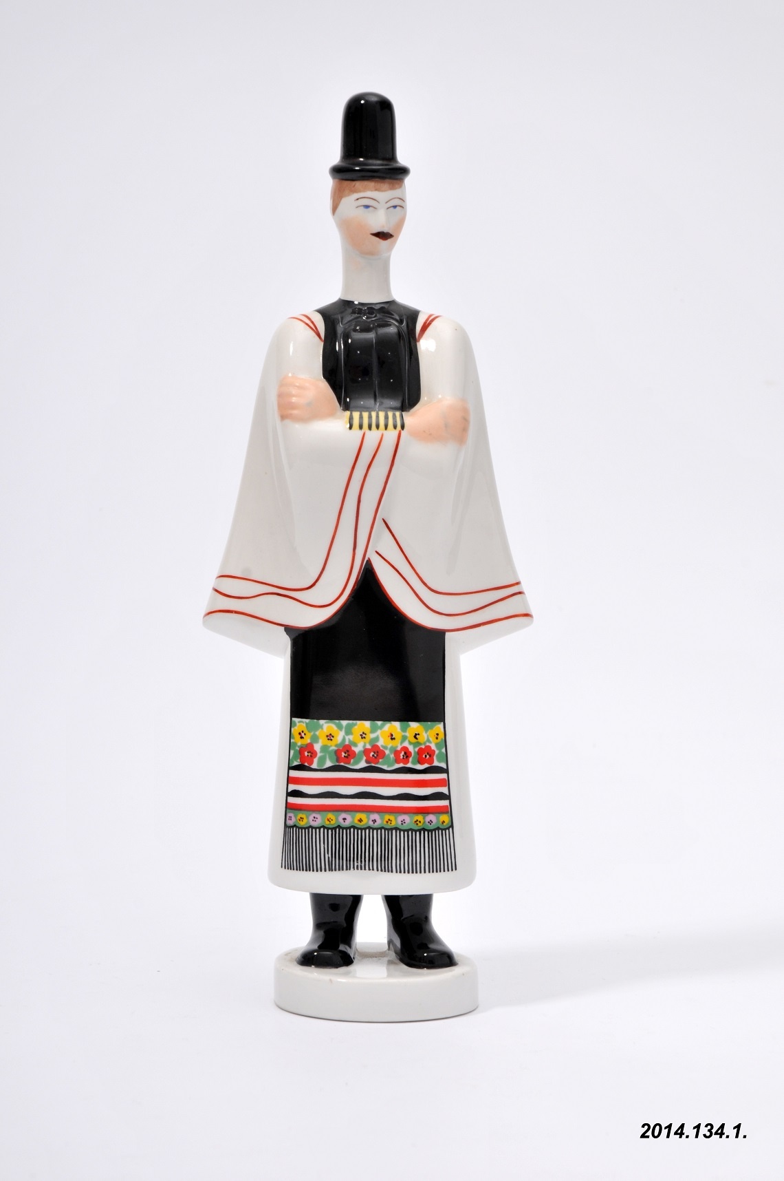 Porcelán férfi figura matyó öltözetben, dísztárgy, Aquincum Porcelángyár terméke (Óbudai Múzeum CC BY-NC-SA)