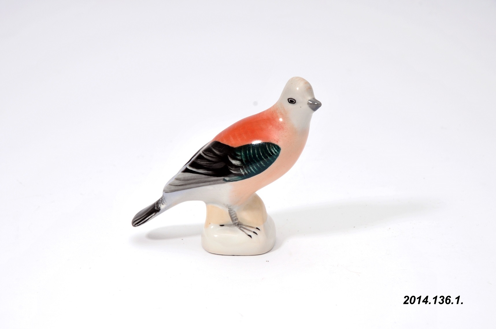 Porcelán madár, dísztárgy, Aquincum Porcelángyár terméke (Óbudai Múzeum CC BY-NC-SA)
