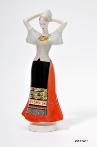 Porcelán női figura matyó öltözetben, dísztárgy, Aquincum Porcelángyár terméke