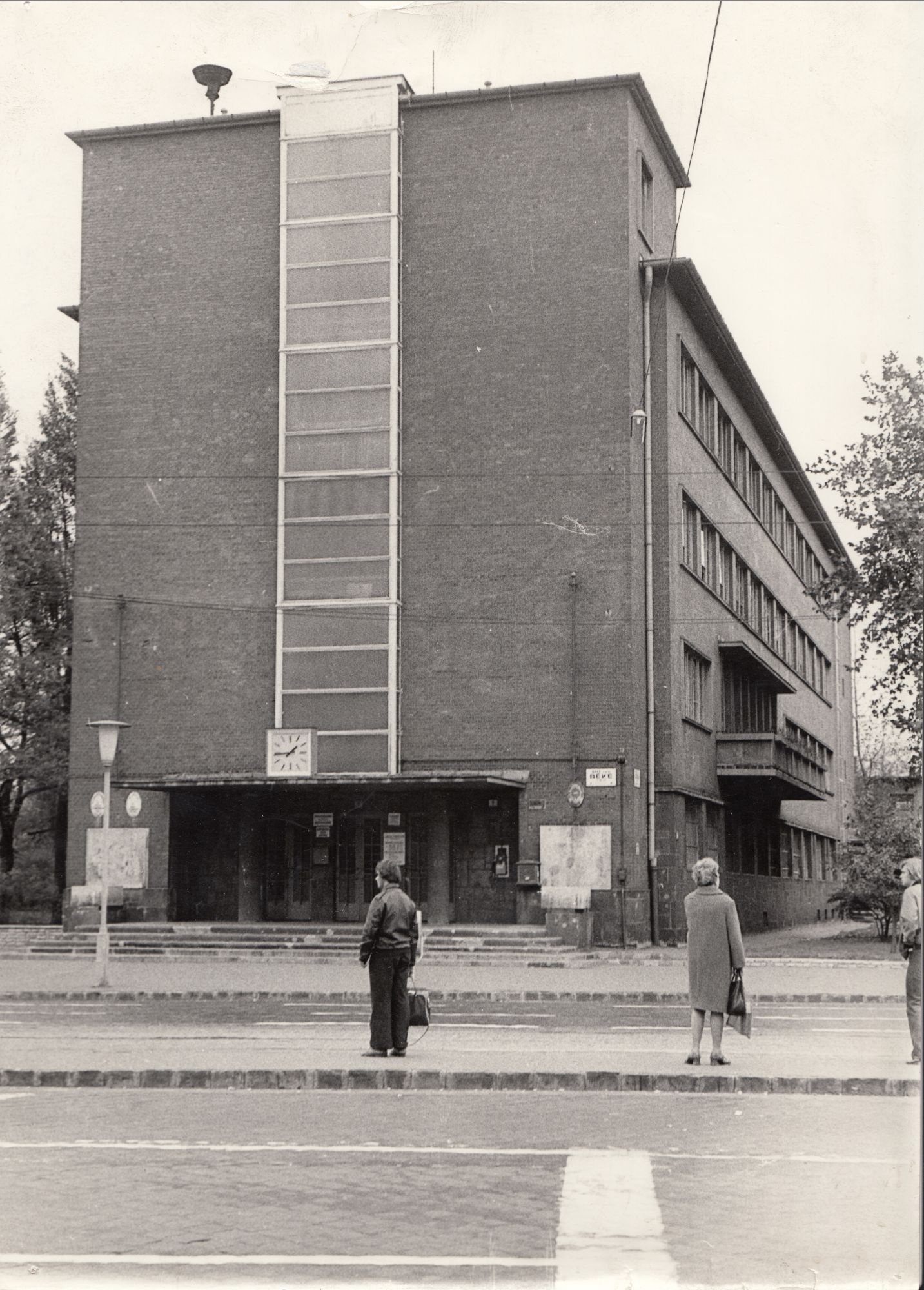 XIII. kerületi Tanács  épülete (Angyalföldi Helytörténeti Gyűjtemény CC BY-NC-SA)