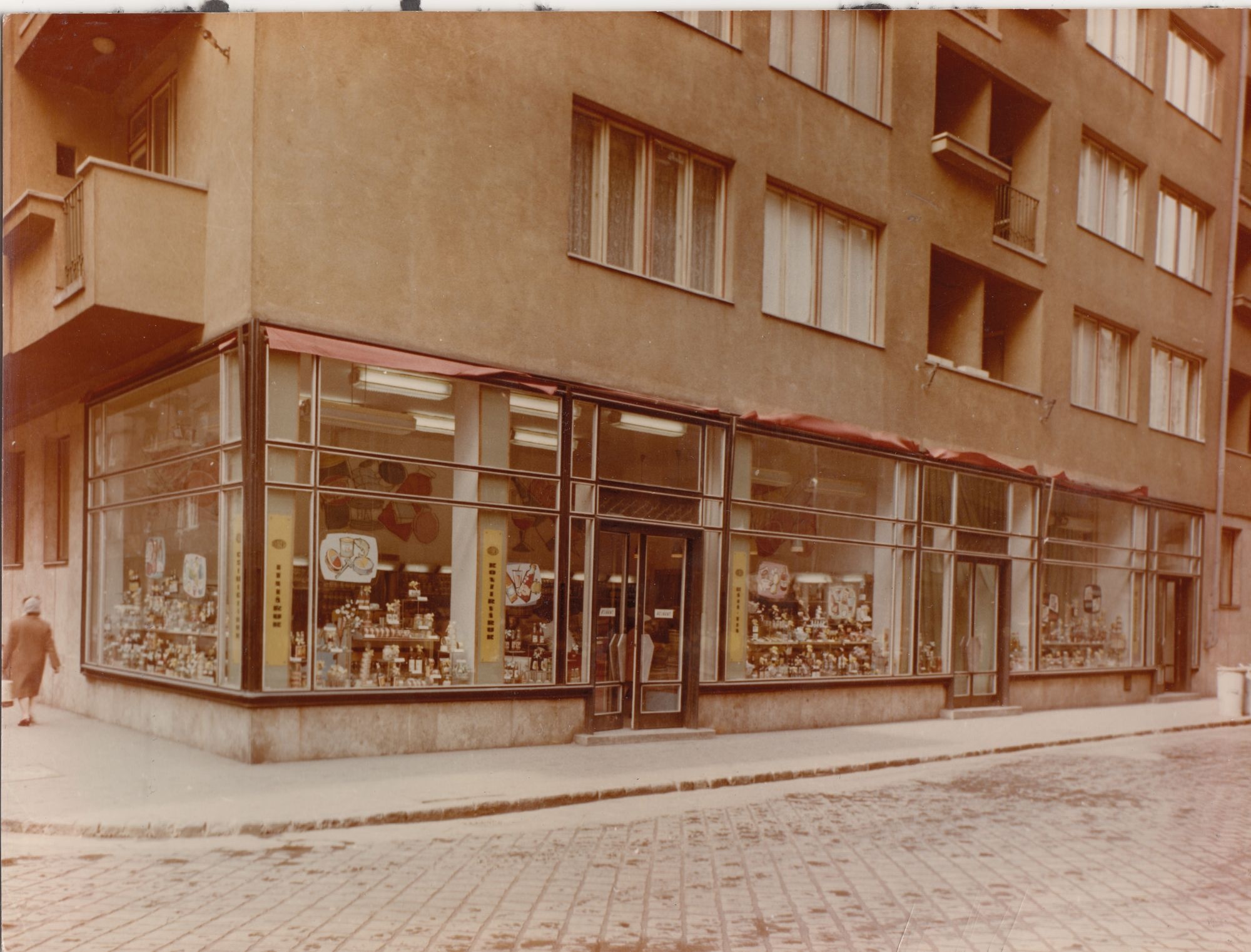 Balzac utcai bolt (Angyalföldi Helytörténeti Gyűjtemény CC BY-NC-SA)