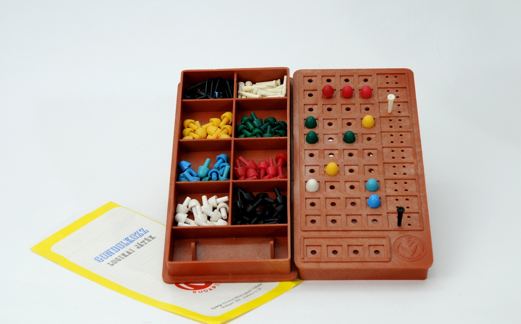 Társasjáték, logikai játék, Gondolkozz! (Óbudai Múzeum CC BY-NC-SA)