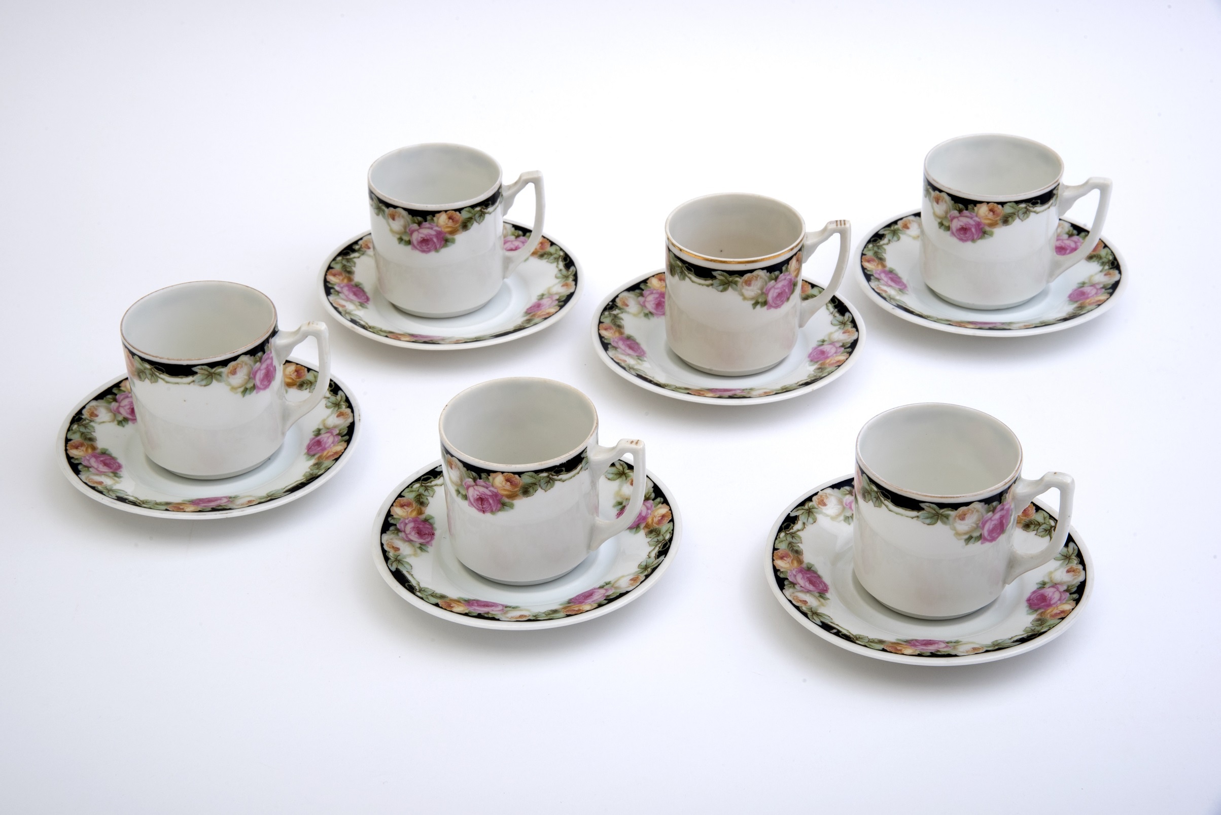 Porcelán kávéskészlet, 12 darabos, Hüttl Tivadar porcelángyár (Óbudai Múzeum CC BY-NC-SA)
