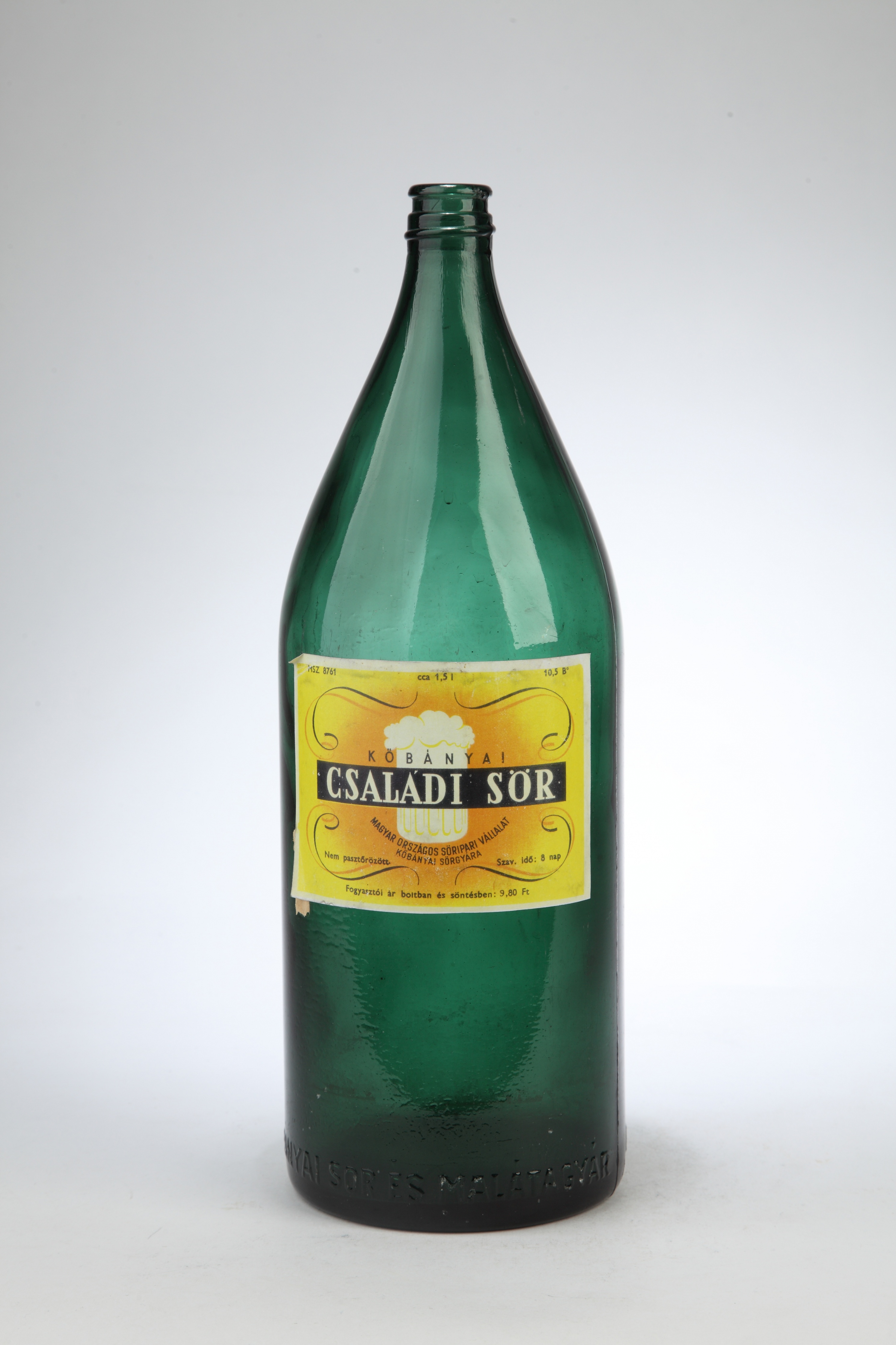 Családi sör üvege (Magyar Kereskedelmi és Vendéglátóipari Múzeum CC BY-NC-SA)