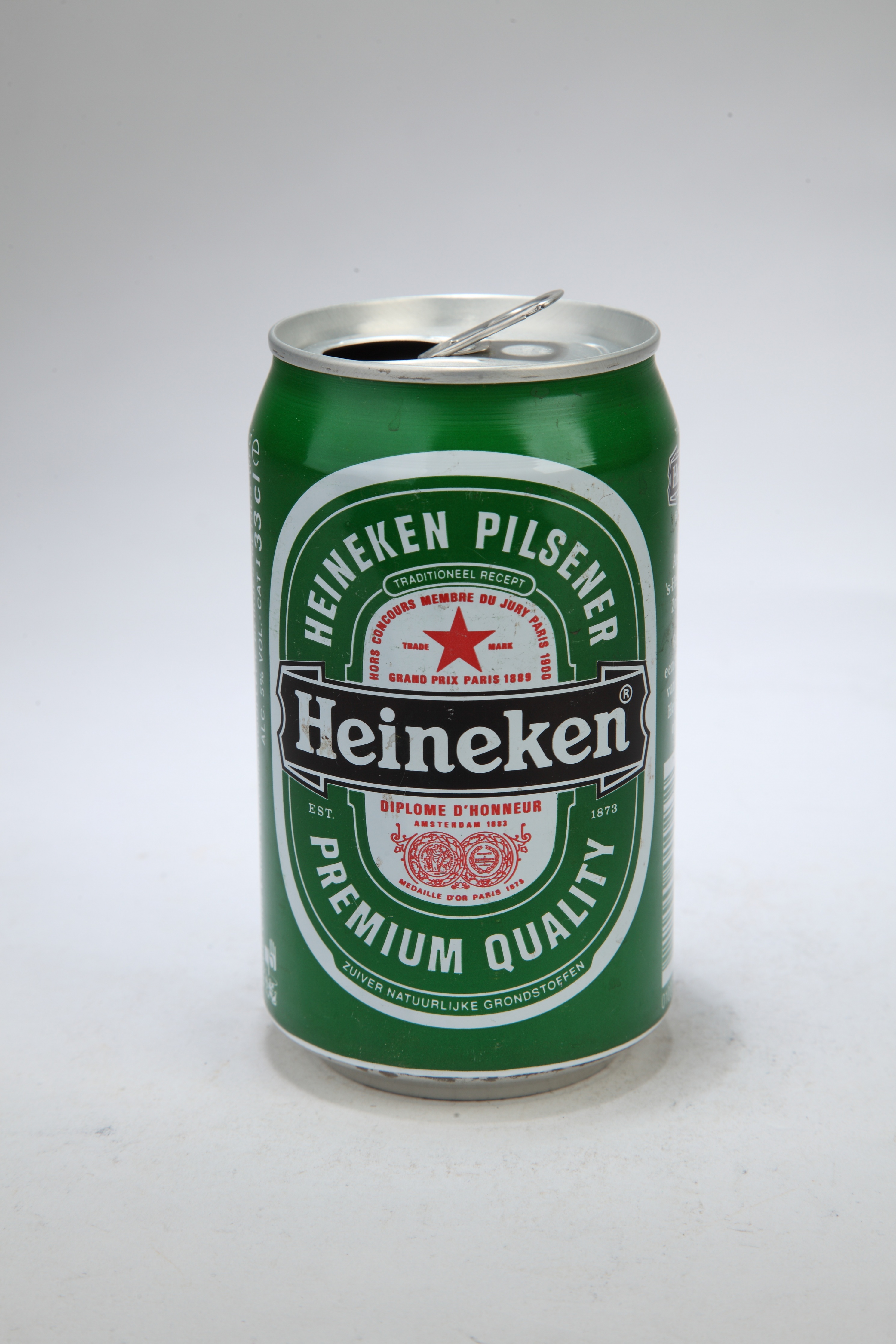 Heineken sörösdoboz (Magyar Kereskedelmi és Vendéglátóipari Múzeum CC BY-NC-SA)