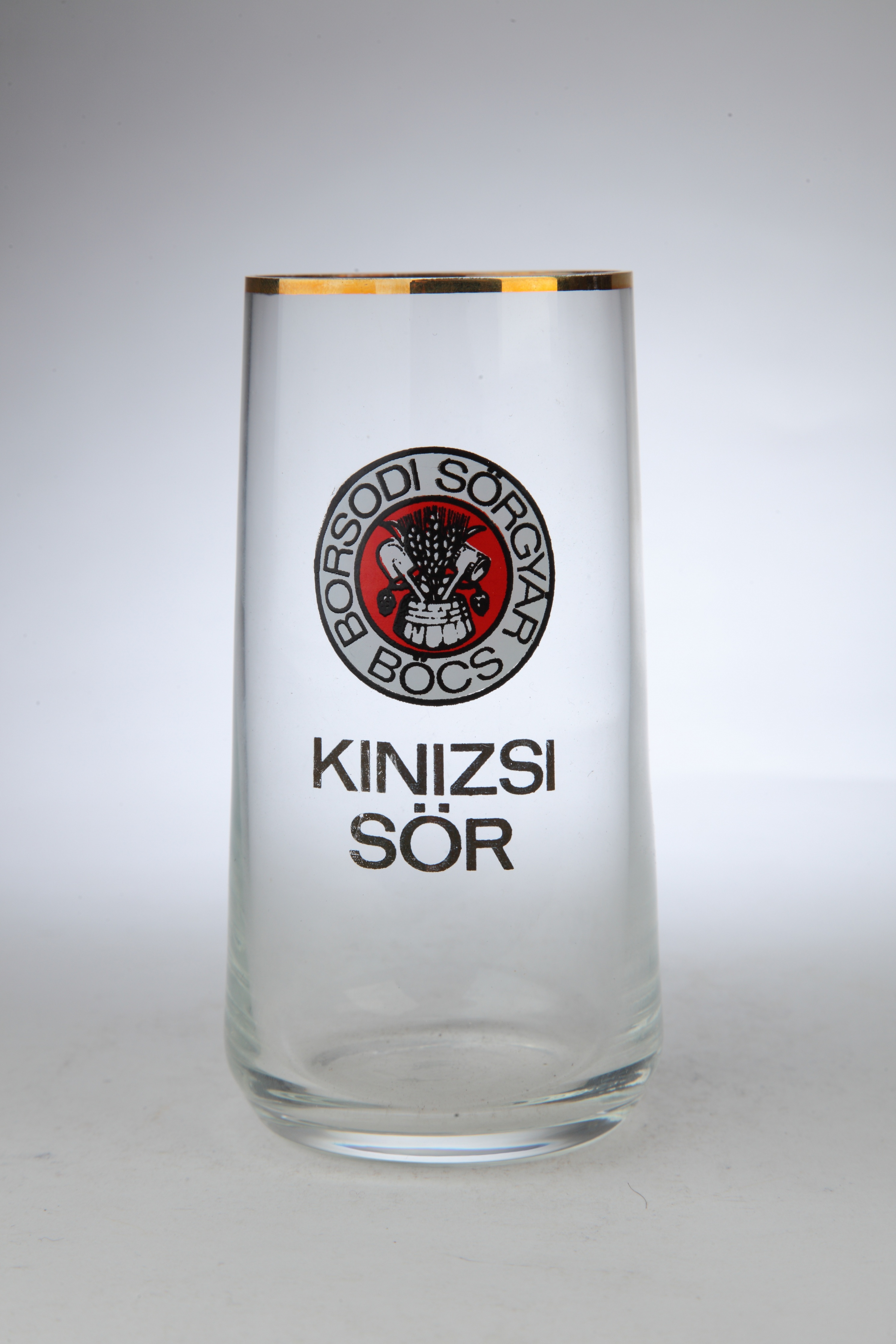 Kinizsi sör pohár (Magyar Kereskedelmi és Vendéglátóipari Múzeum CC BY-NC-SA)