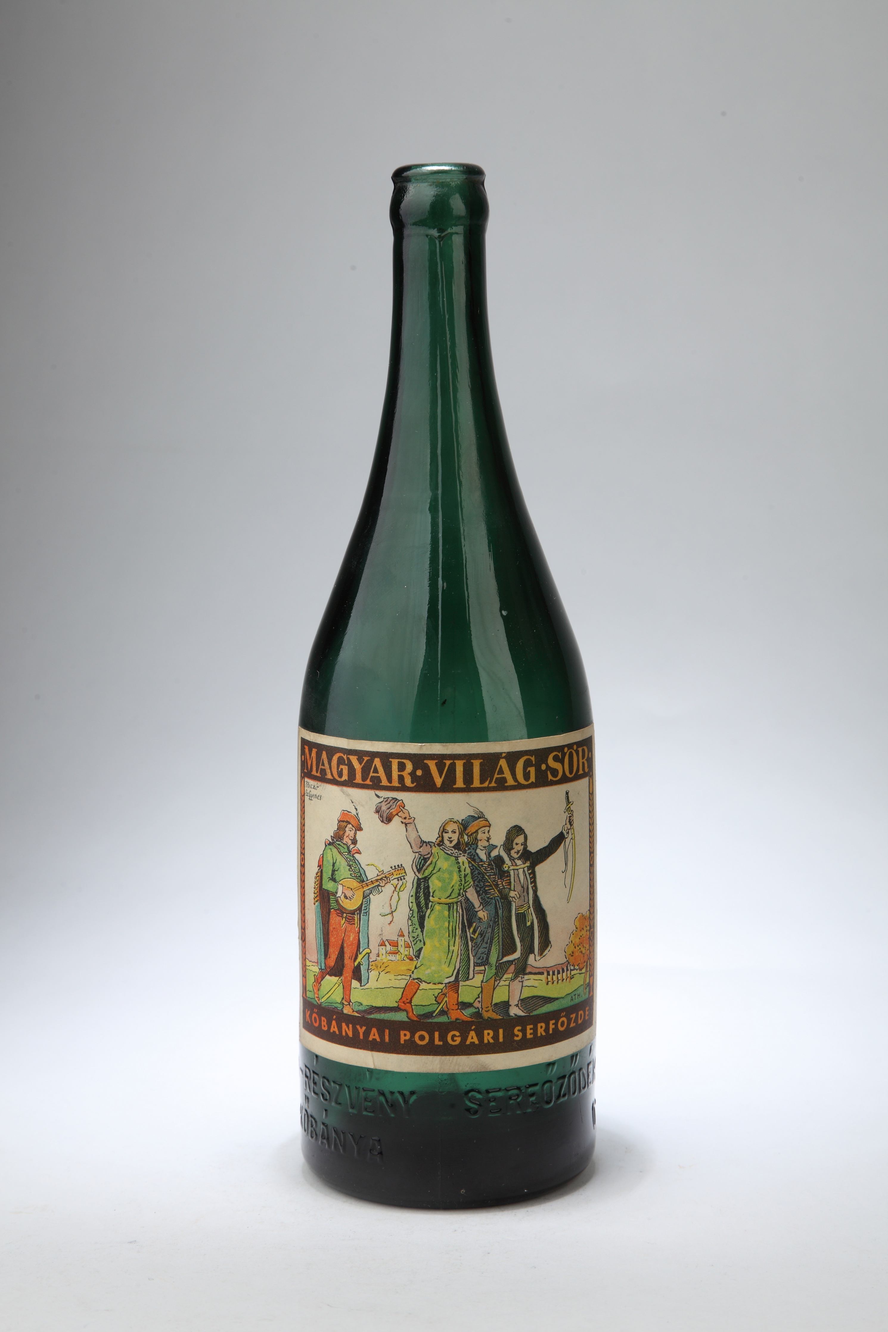 Magyar világ sör üvege (Magyar Kereskedelmi és Vendéglátóipari Múzeum CC BY-NC-SA)