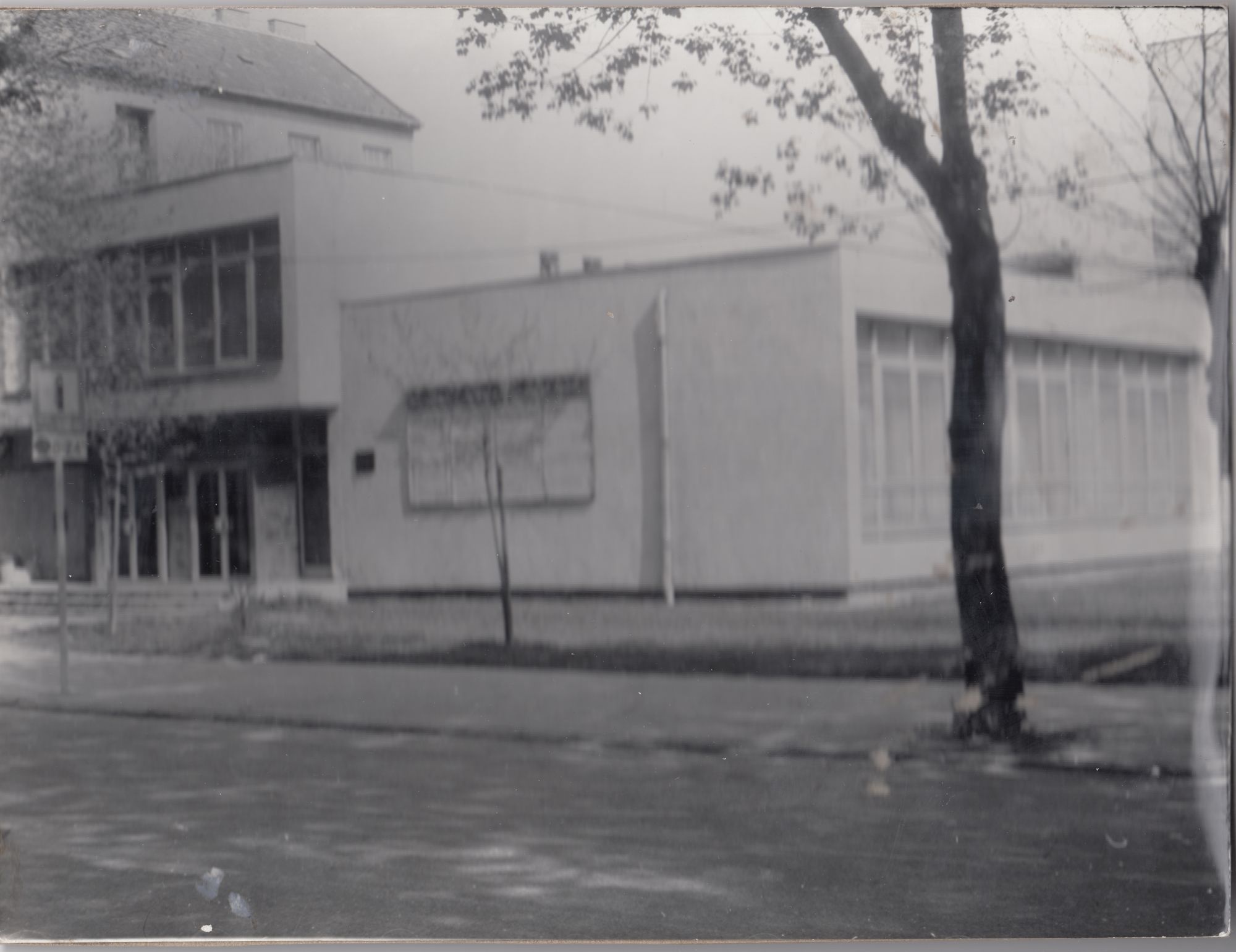 Fekete-fehér fénykép, Bölcsőde épület (Angyalföldi Helytörténeti Gyűjtemény CC BY-NC-SA)