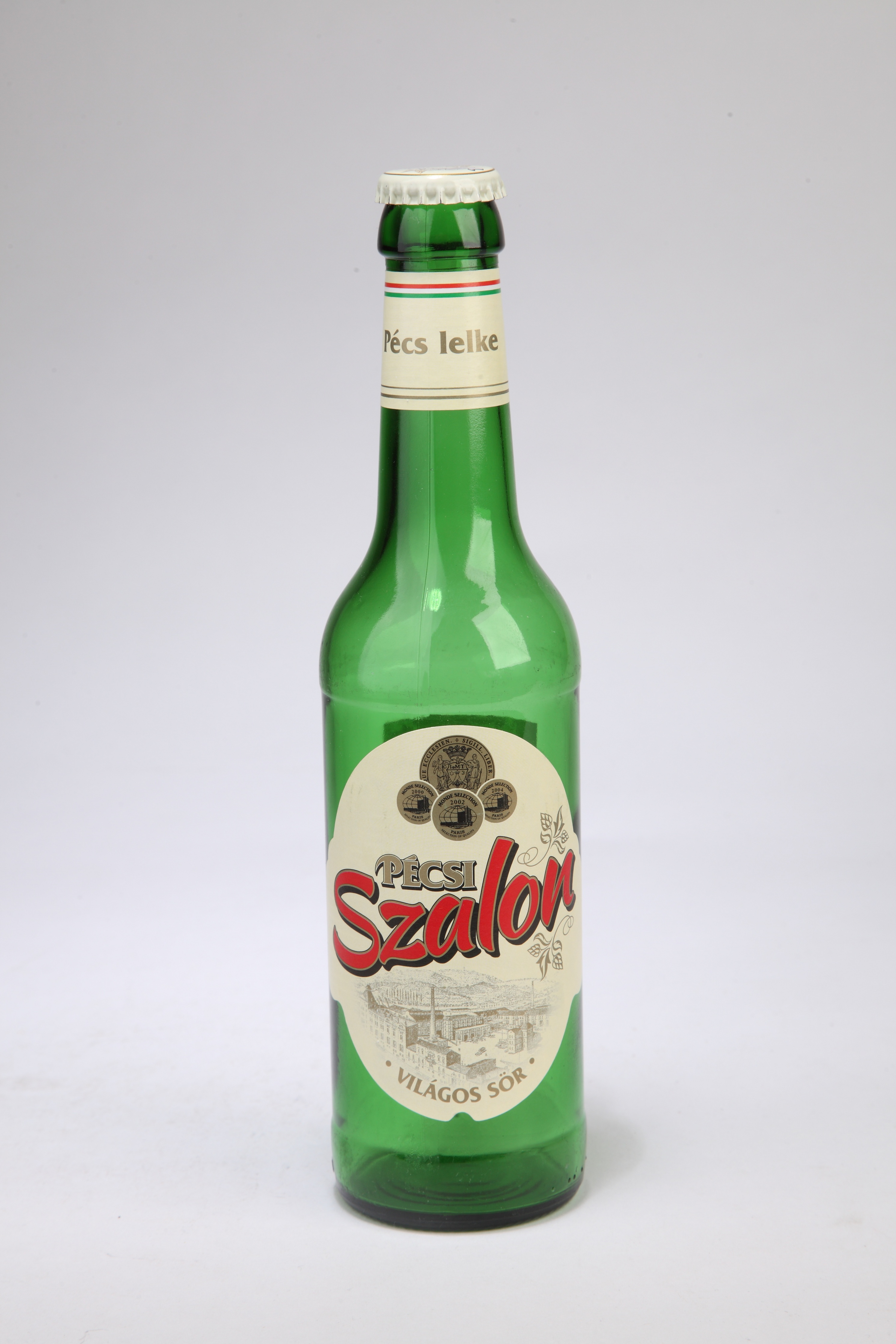 Pécsi Szalon sör üvege (Magyar Kereskedelmi és Vendéglátóipari Múzeum CC BY-NC-SA)