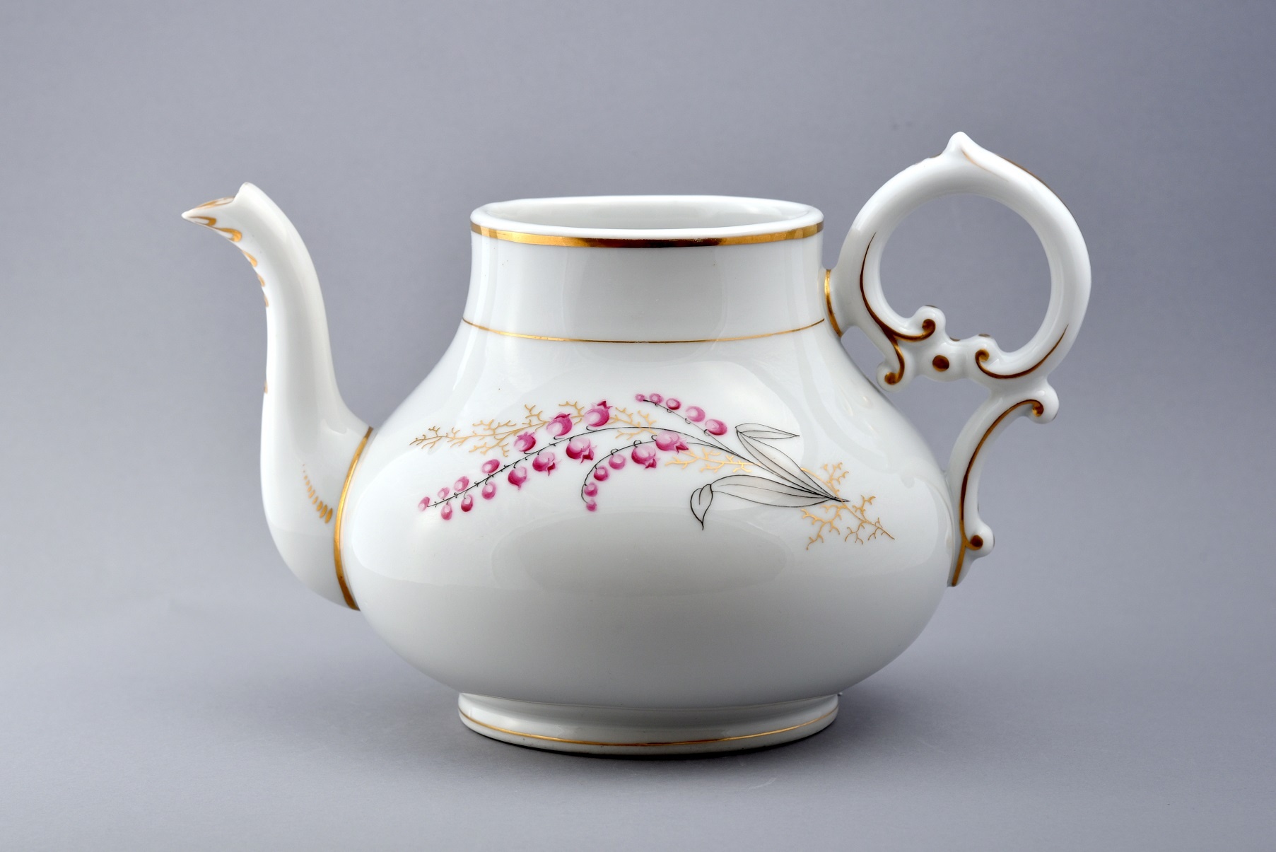Porcelán teáskanna, Hüttl Tivadar Porcelánfestészet (Óbudai Múzeum CC BY-NC-SA)