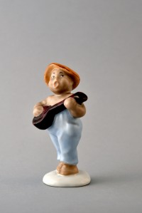 Porcelán néger kisfiú bendzsóval, Aquincum Porcelángyár