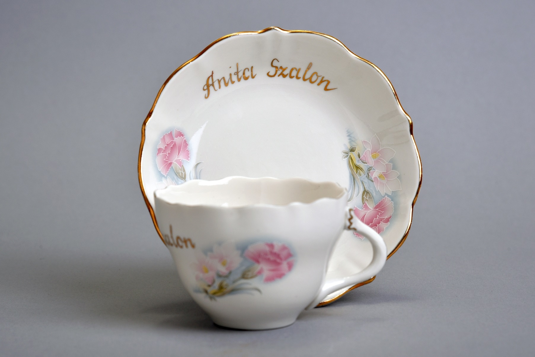 Porcelán kávéscsésze csészealjjal, Anita Szalon, Aquincum Porcelángyár (Óbudai Múzeum CC BY-NC-SA)