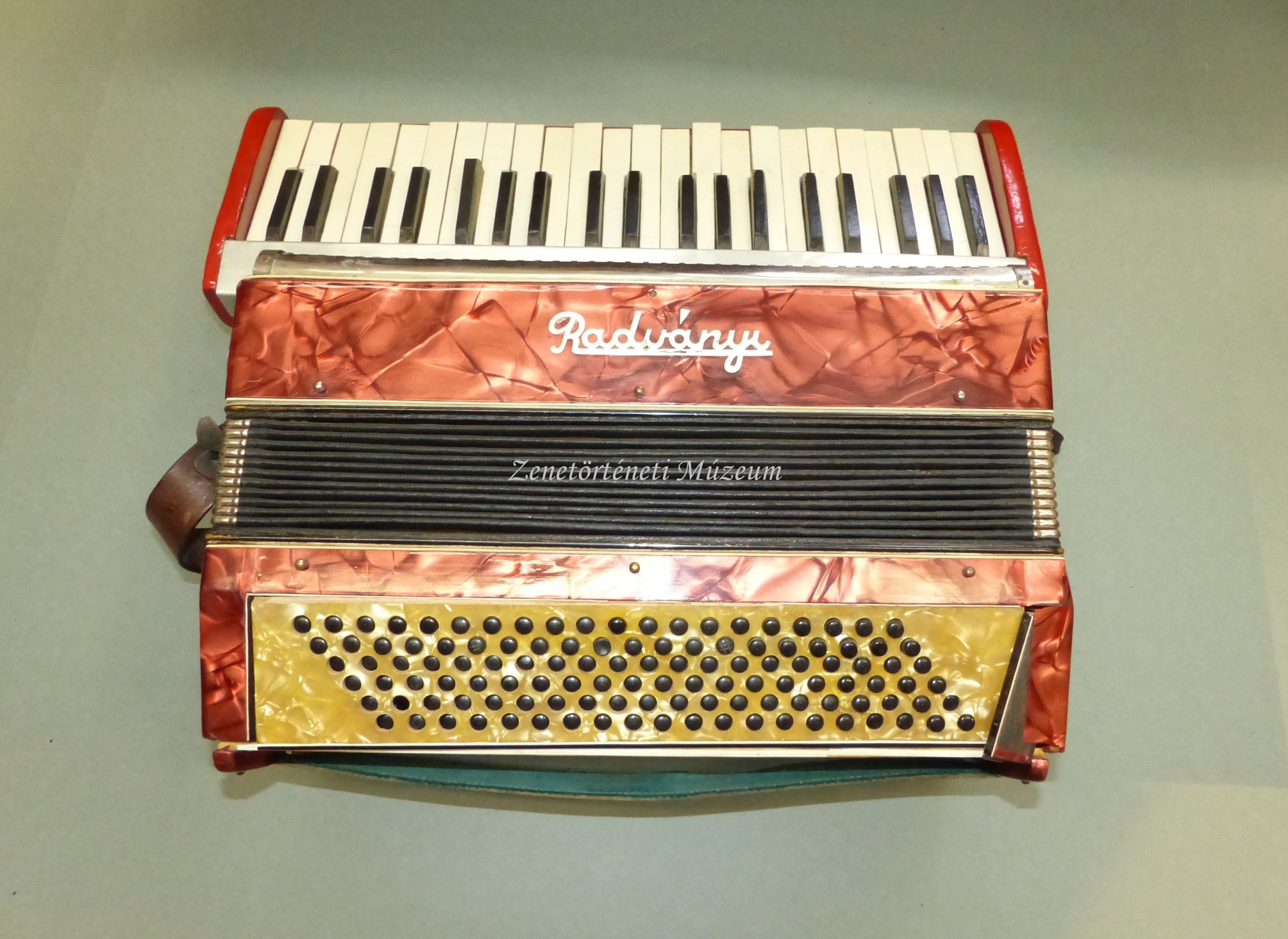 Harmonika (gombos) (Zenetörténeti Múzeum CC BY-NC-SA)