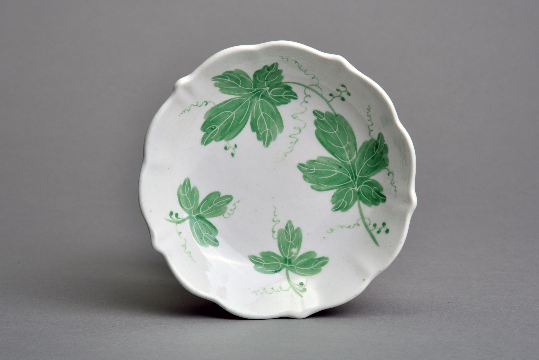 Porcelán csészealj, Aquincum Porcelángyár (Óbudai Múzeum CC BY-NC-SA)