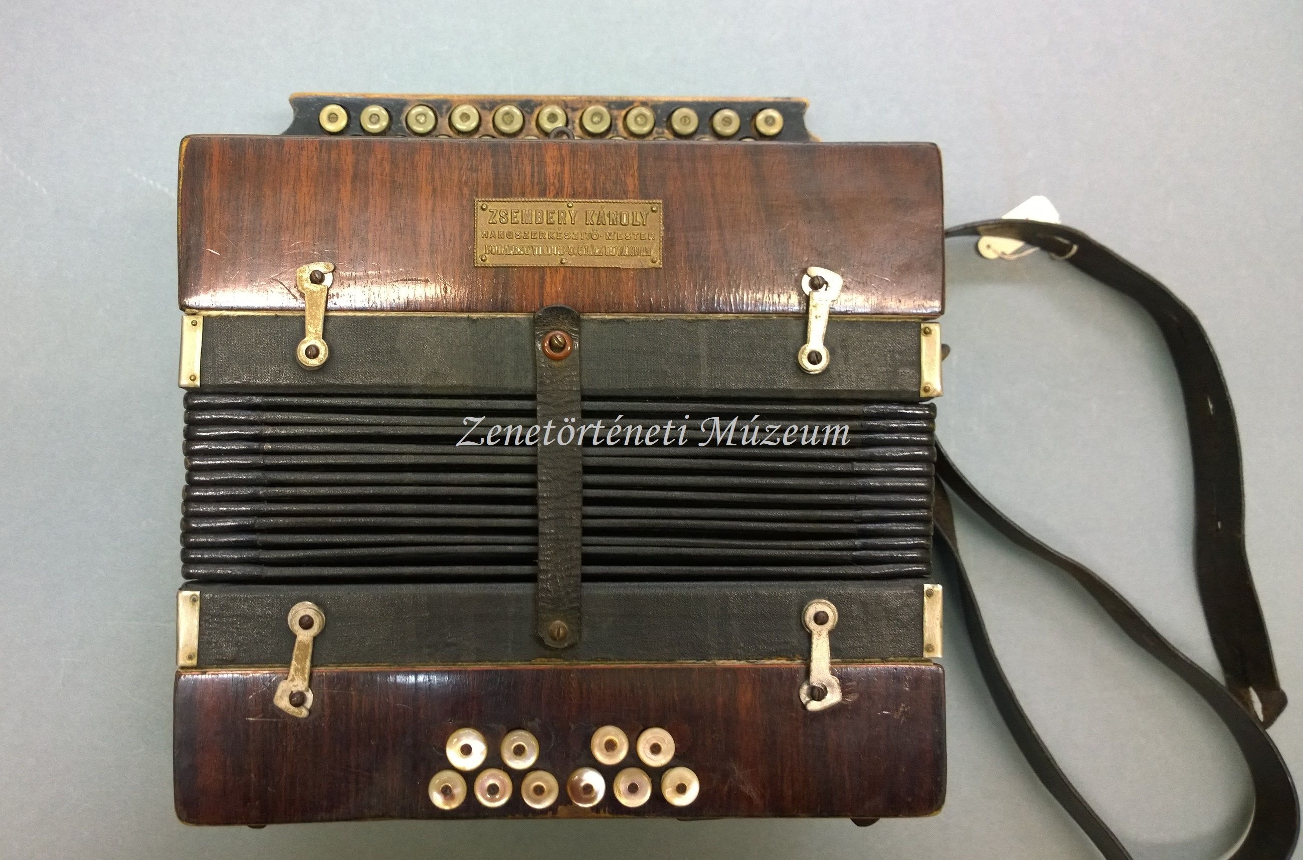 Harmonika (gombos) (Zenetörténeti Múzeum CC BY-NC-SA)