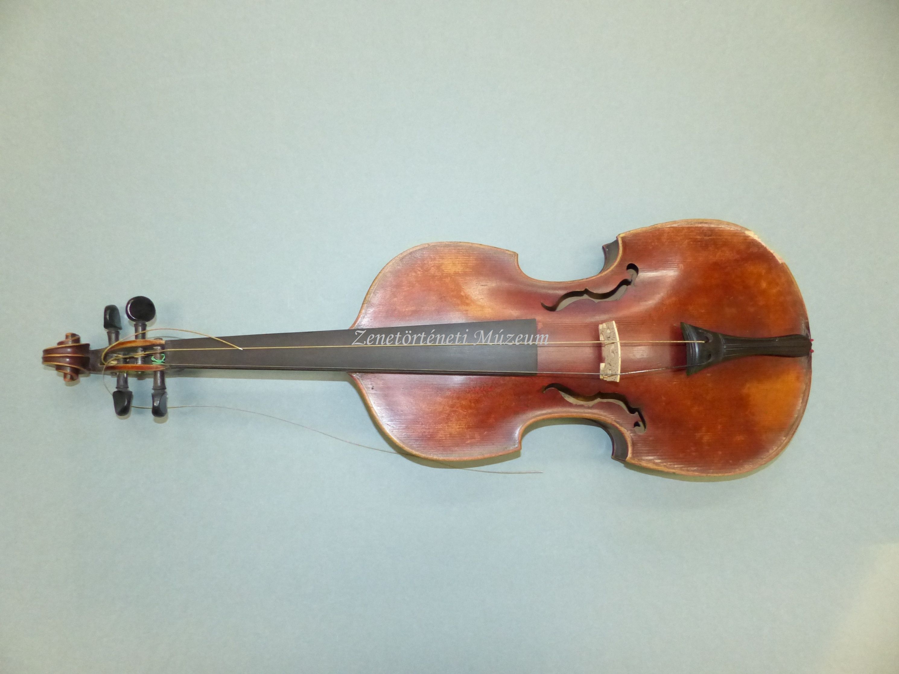 Viola da braccio (Zenetörténeti Múzeum CC BY-NC-SA)