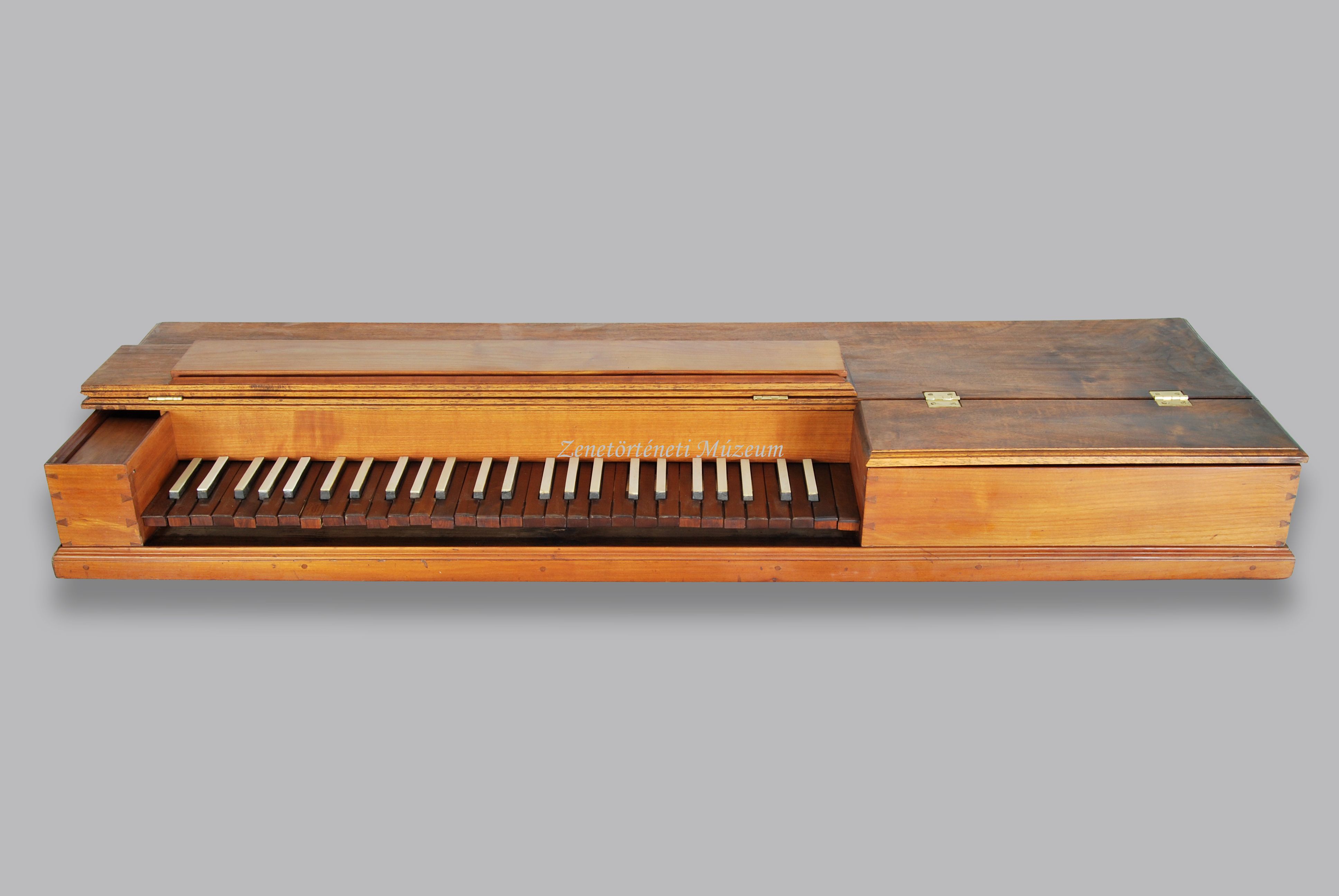 Klavikord (Zenetörténeti Múzeum CC BY-NC-SA)
