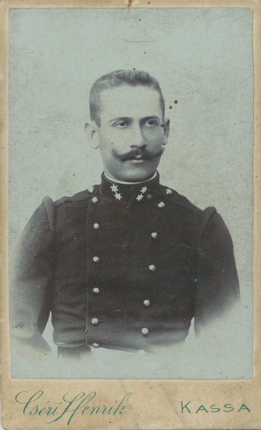 Györe Károly portréja katonai egyenruhában (Postamúzeum CC BY-NC-SA)