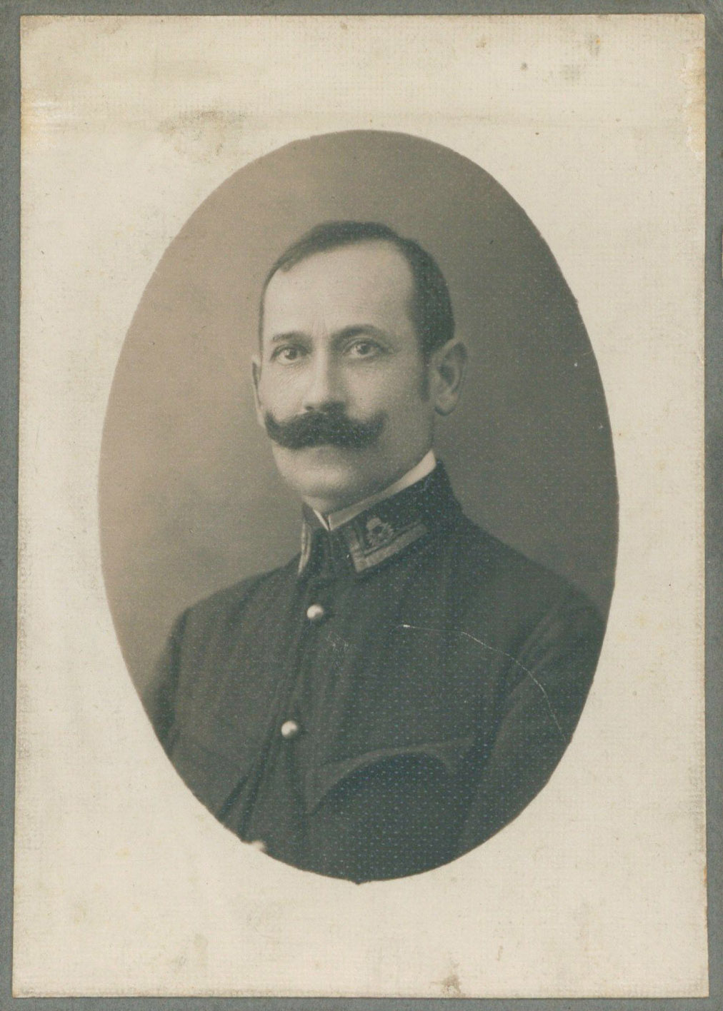 Györe Károly portréja postai egyenruhában (Postamúzeum CC BY-NC-SA)