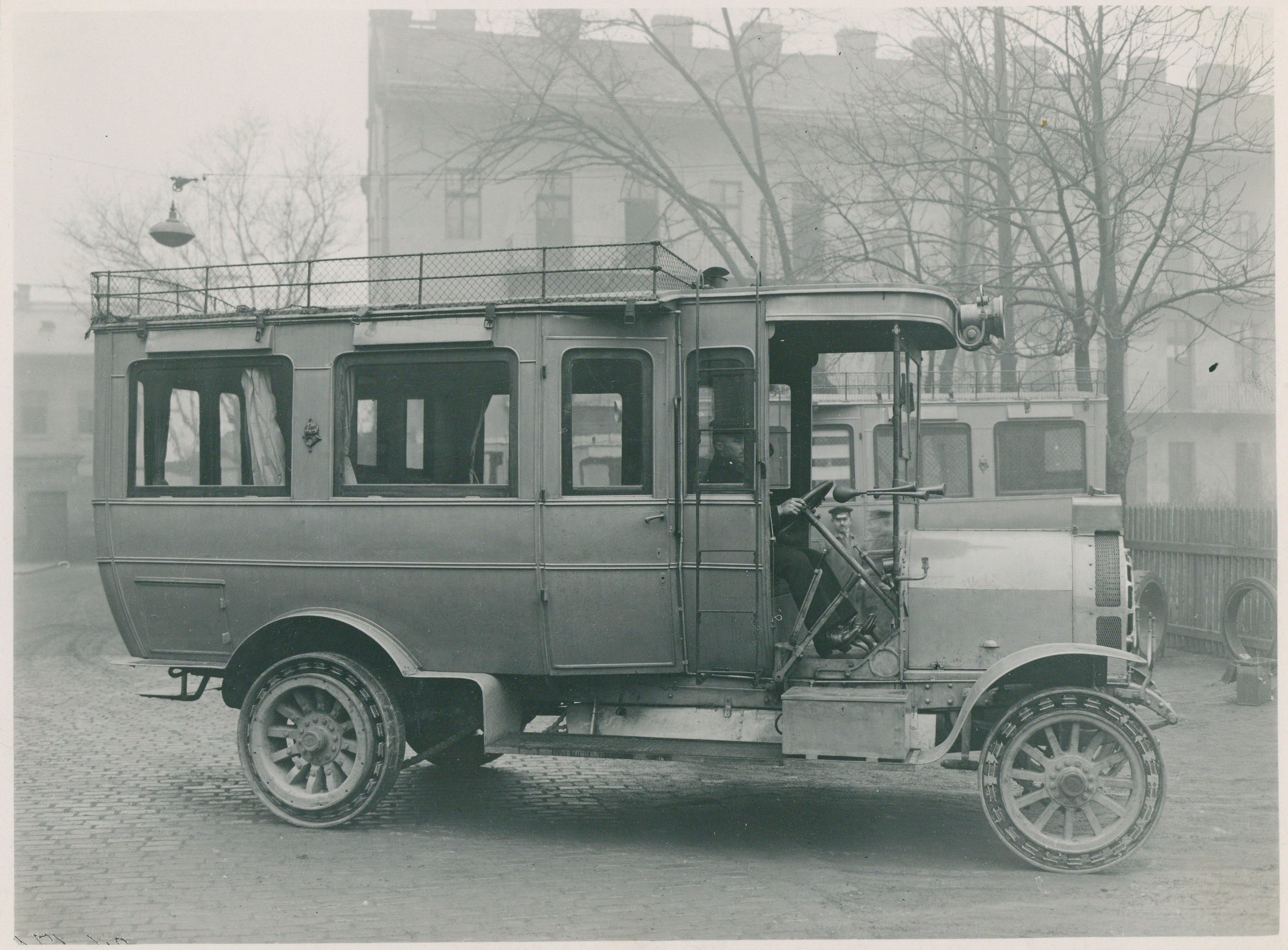 Marta-Westinghouse 1911 típusú autóbusz (Postamúzeum CC BY-NC-SA)
