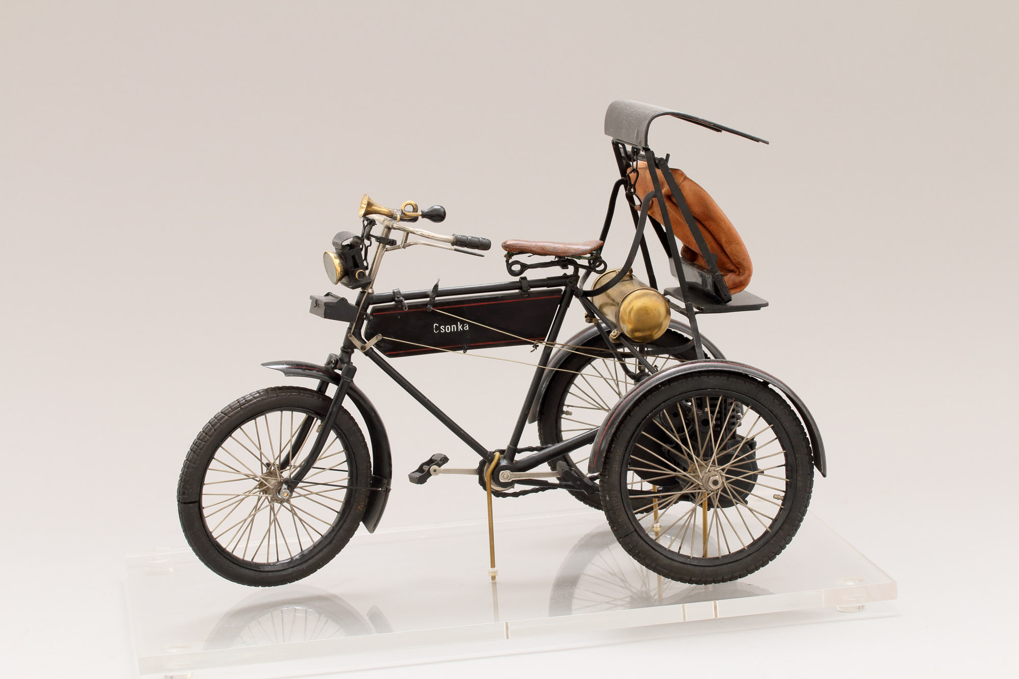 Levélgyűjtő tricikli - modell (Postamúzeum CC BY-NC-SA)