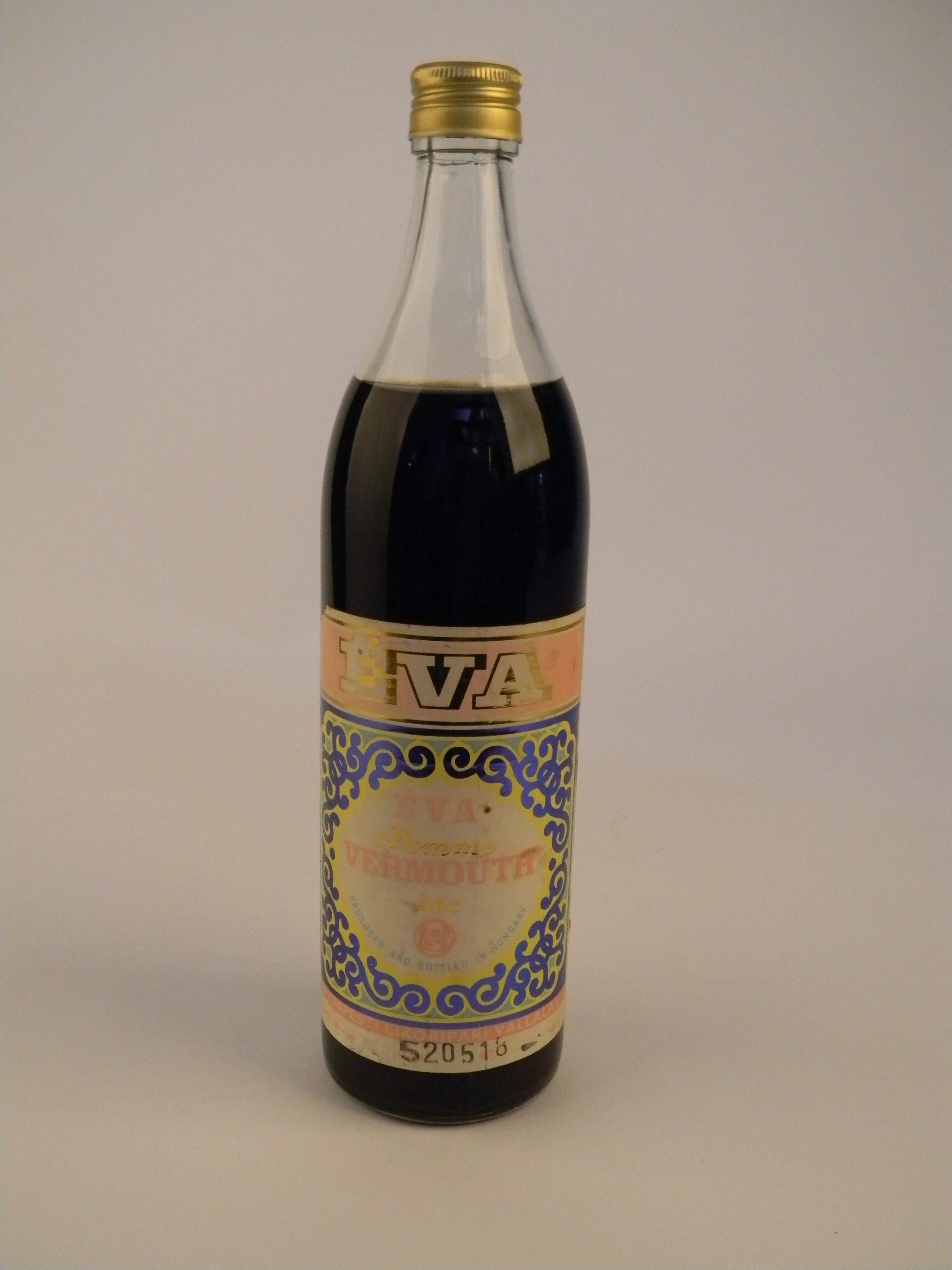 vermutos üveg (Magyar Kereskedelmi és Vendéglátóipari Múzeum CC BY-NC-SA)