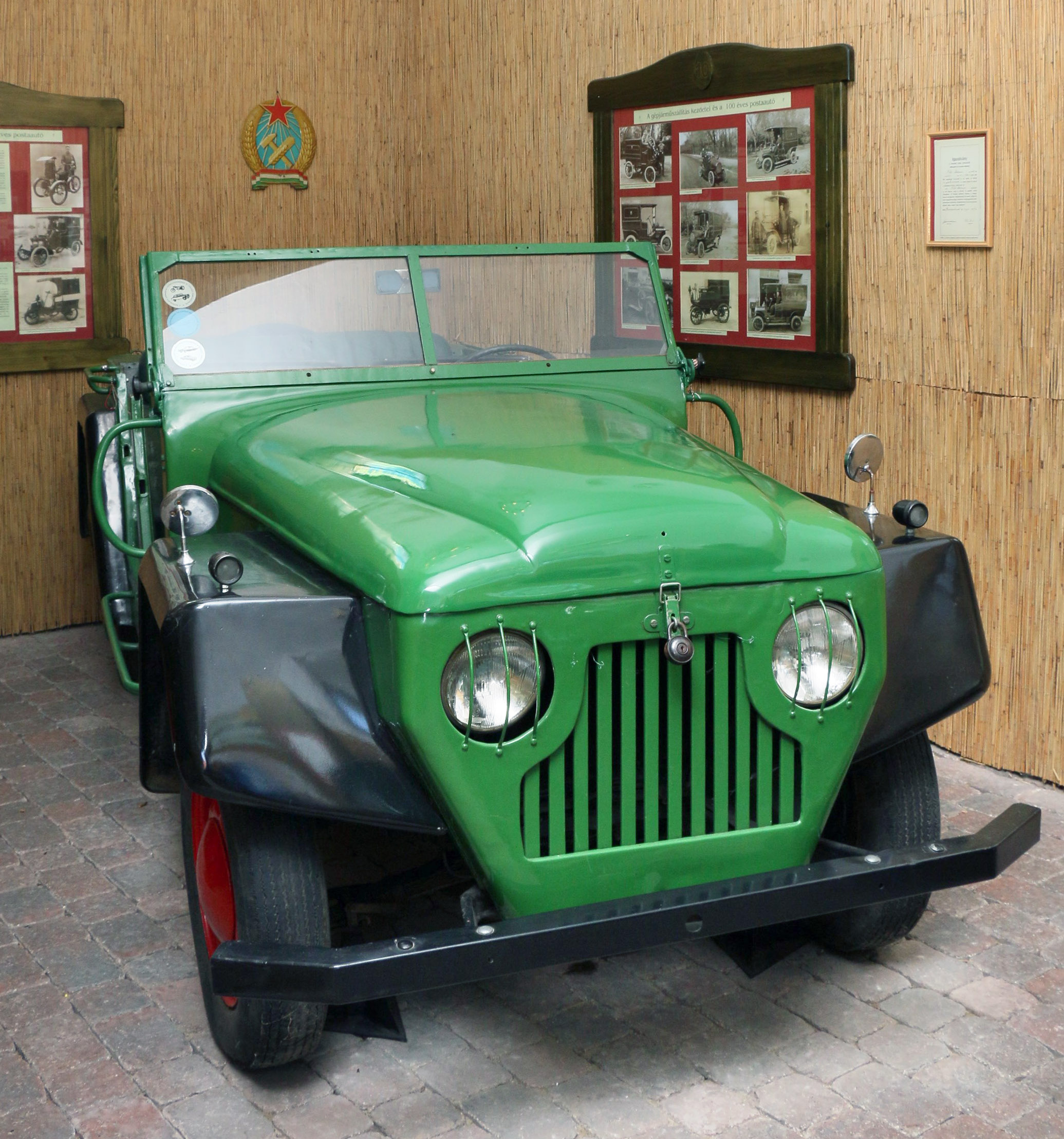 Skoda Colonia gépkocsi (Postamúzeum CC BY-NC-SA)