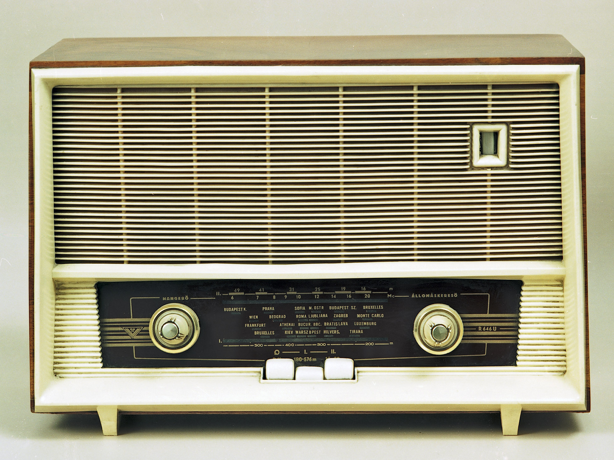 R 646 U "Velence" rádióvevő-készülék (Postamúzeum CC BY-NC-SA)