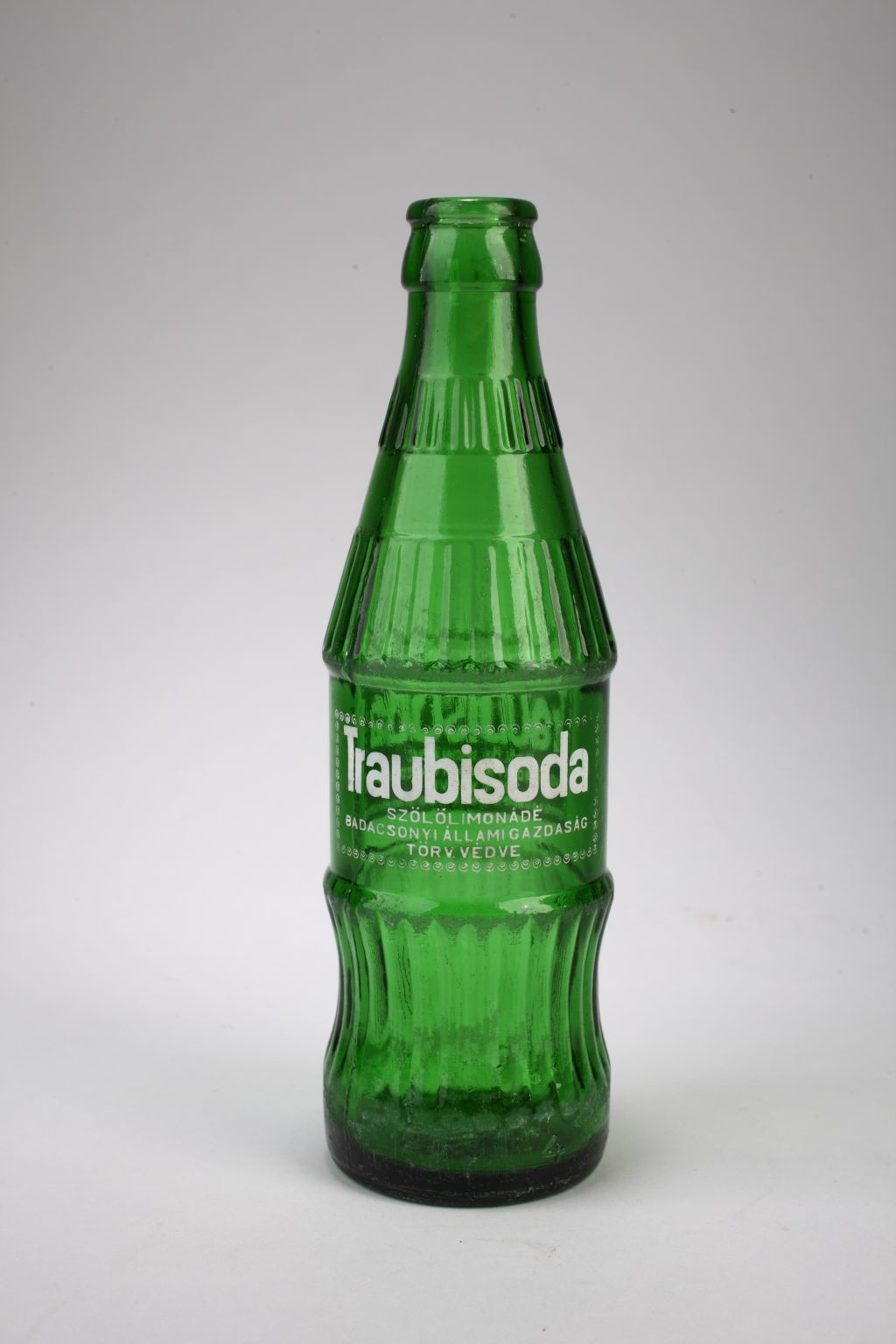 Traubisoda üveg (Magyar Kereskedelmi és Vendéglátóipari Múzeum CC BY-NC-SA)