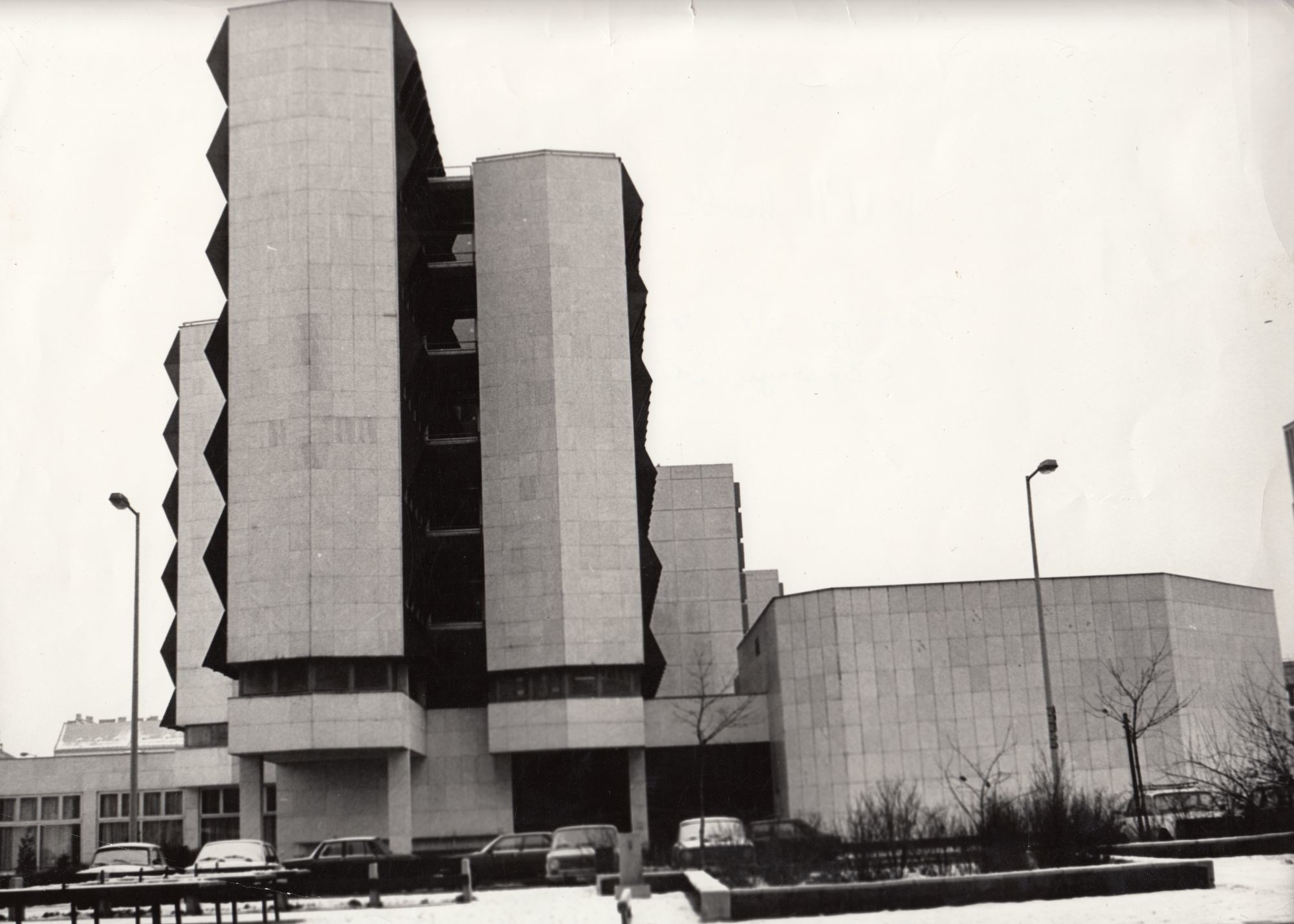 K&H Iroda épület/KISZ KB székháza (Angyalföldi Helytörténeti Gyűjtemény CC BY-NC-SA)