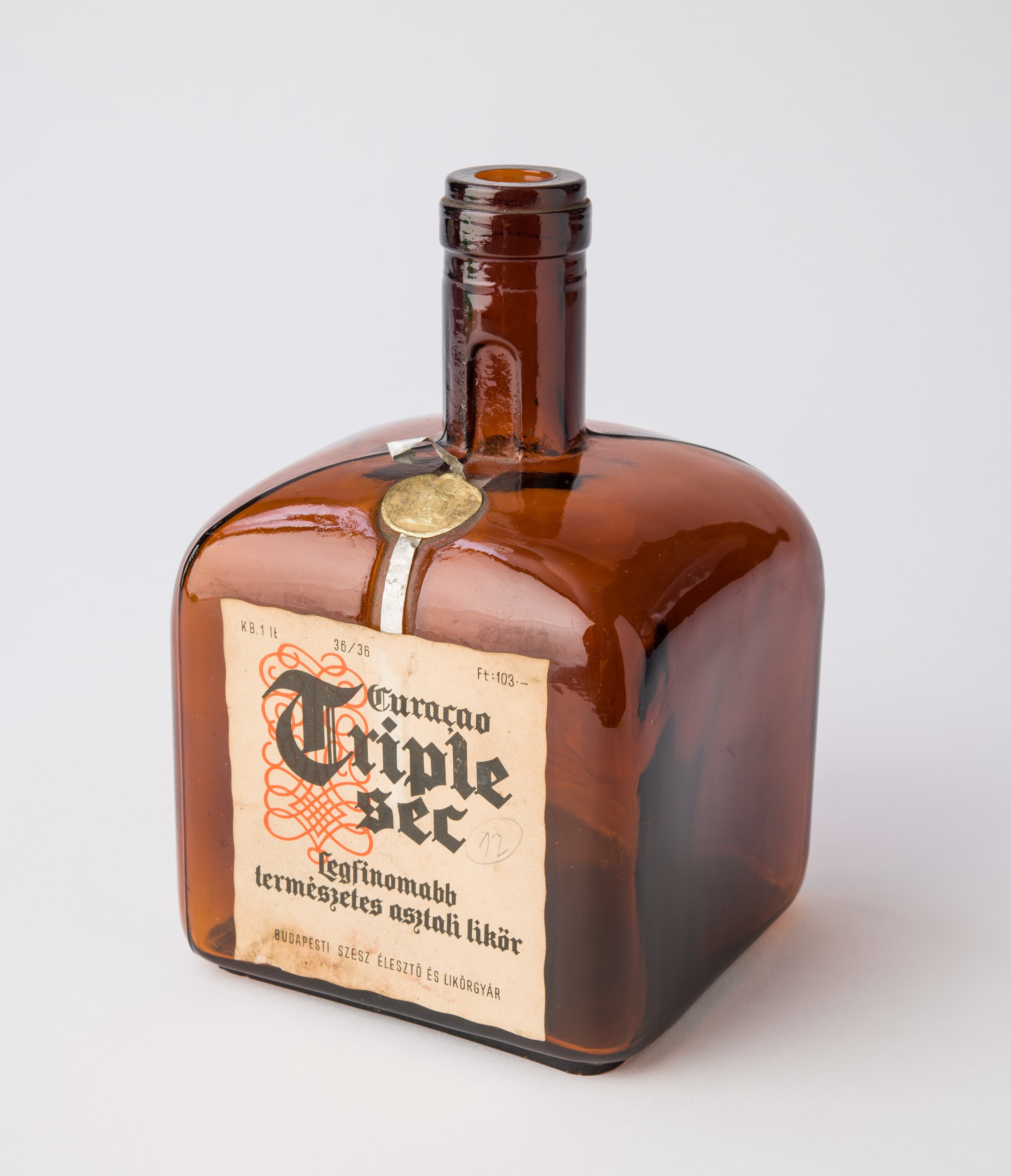 Szeszes palack (Magyar Kereskedelmi és Vendéglátóipari Múzeum CC BY-NC-SA)