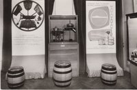 Fénykép - Az élelmiszeripar fejlődése az államosítás óta kiállítás enteriőrje, 1955