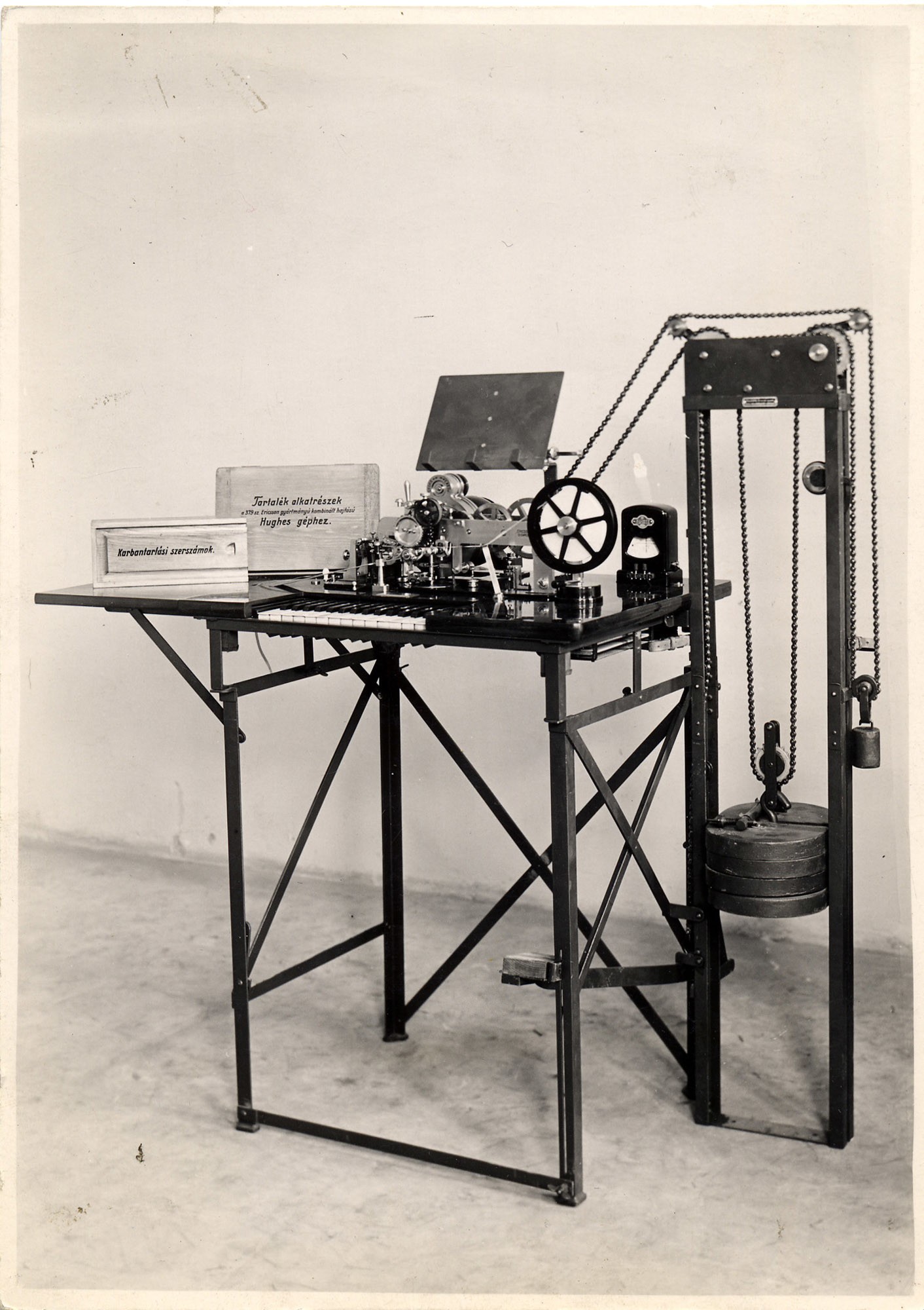 Hughes távírógép (Postamúzeum CC BY-NC-SA)